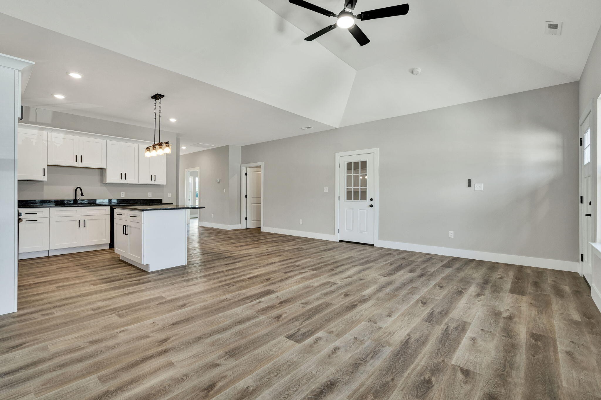 1090 Congress Parkway, N Property Photo 5