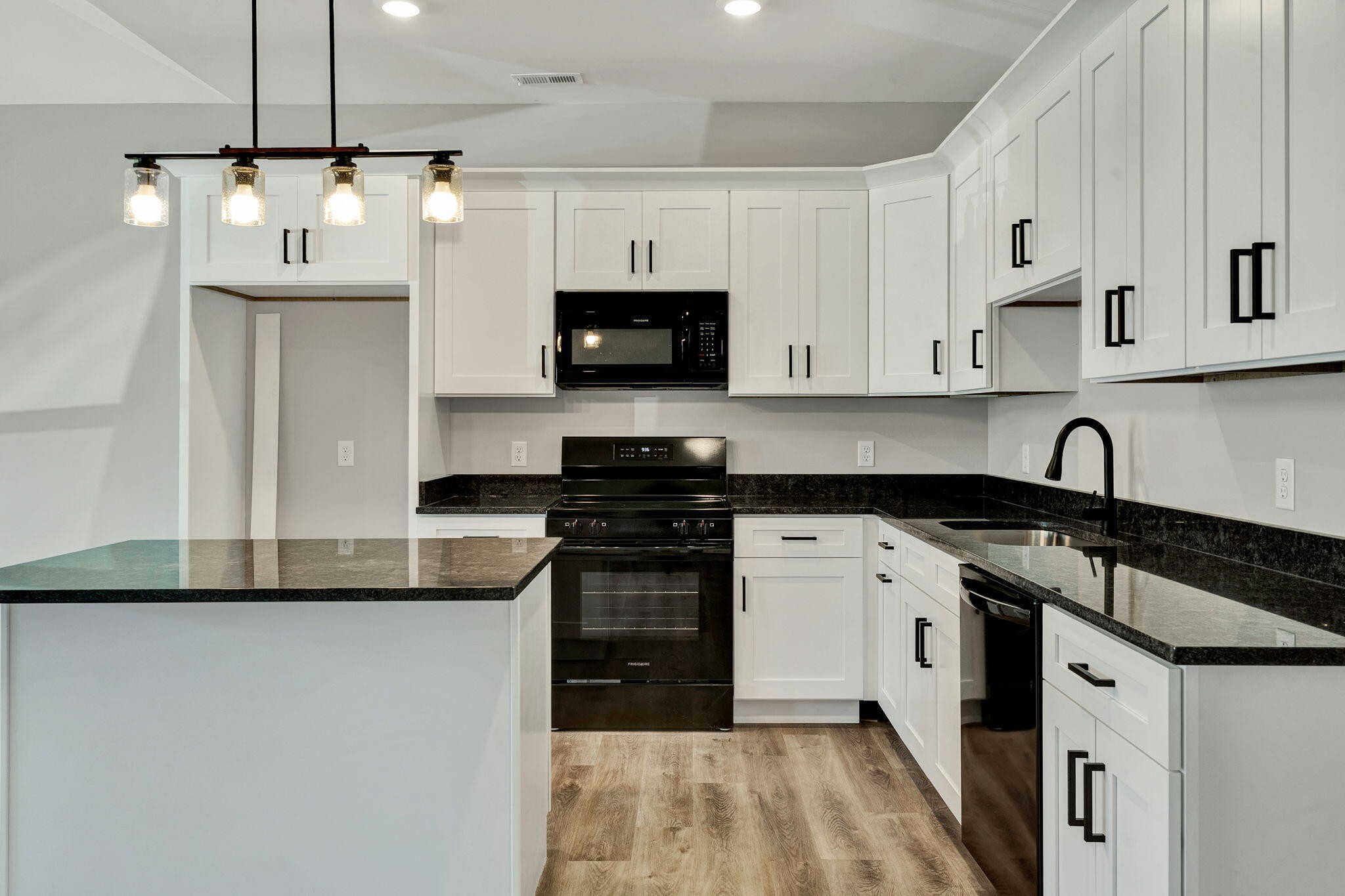 1090 Congress Parkway, N Property Photo 8