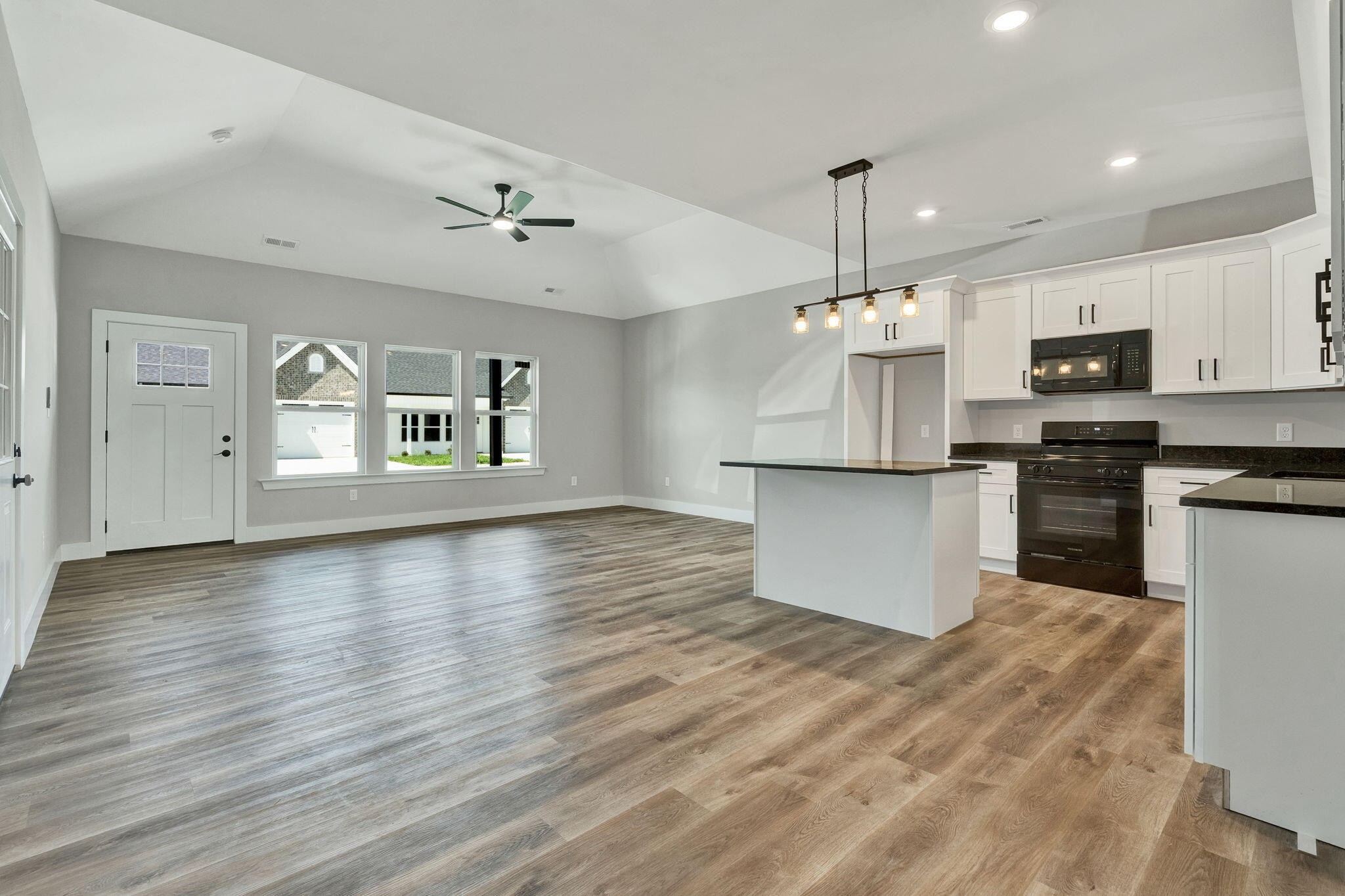 1090 Congress Parkway, N Property Photo 9