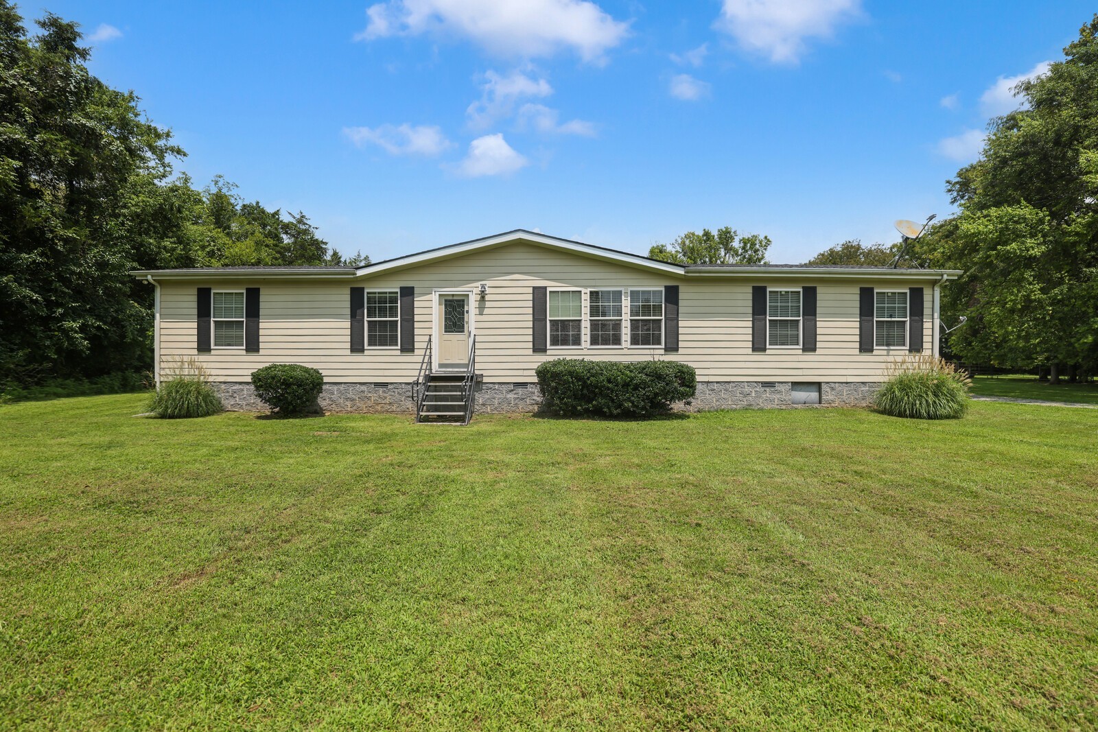 645 Jug Creek Rd Property Photo 1