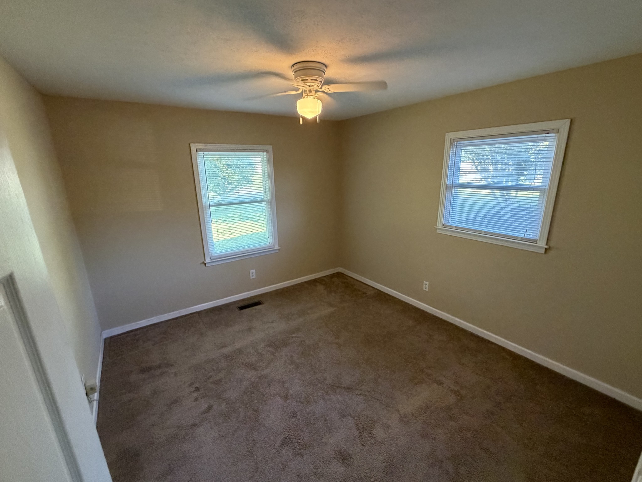 2128 Lambert Dr Property Photo 9