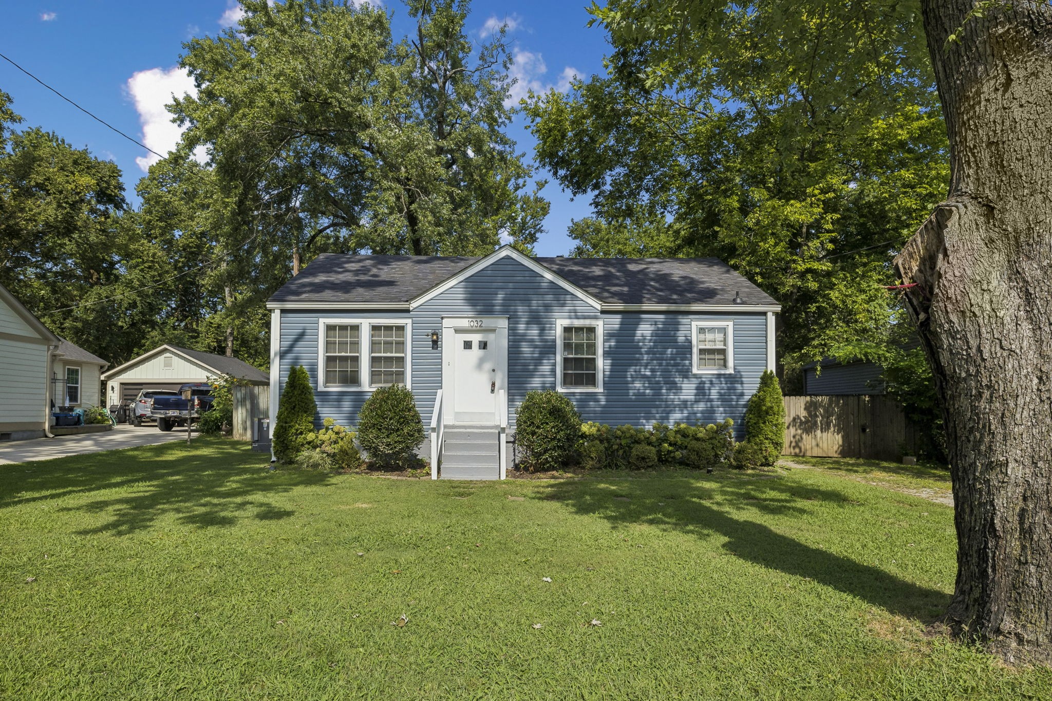 1032 Horseshoe Dr Property Photo 1