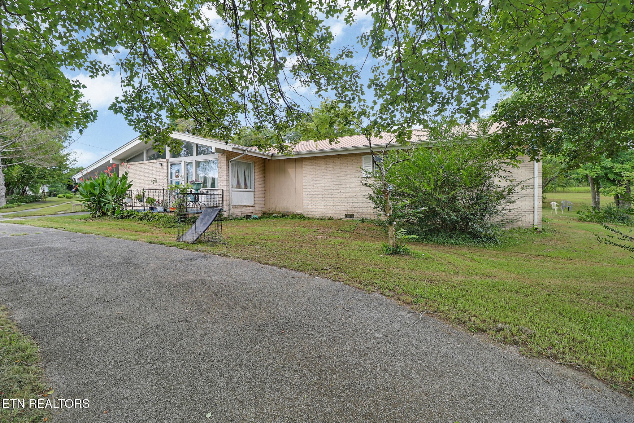 1030 Allardt Hwy Property Photo 1