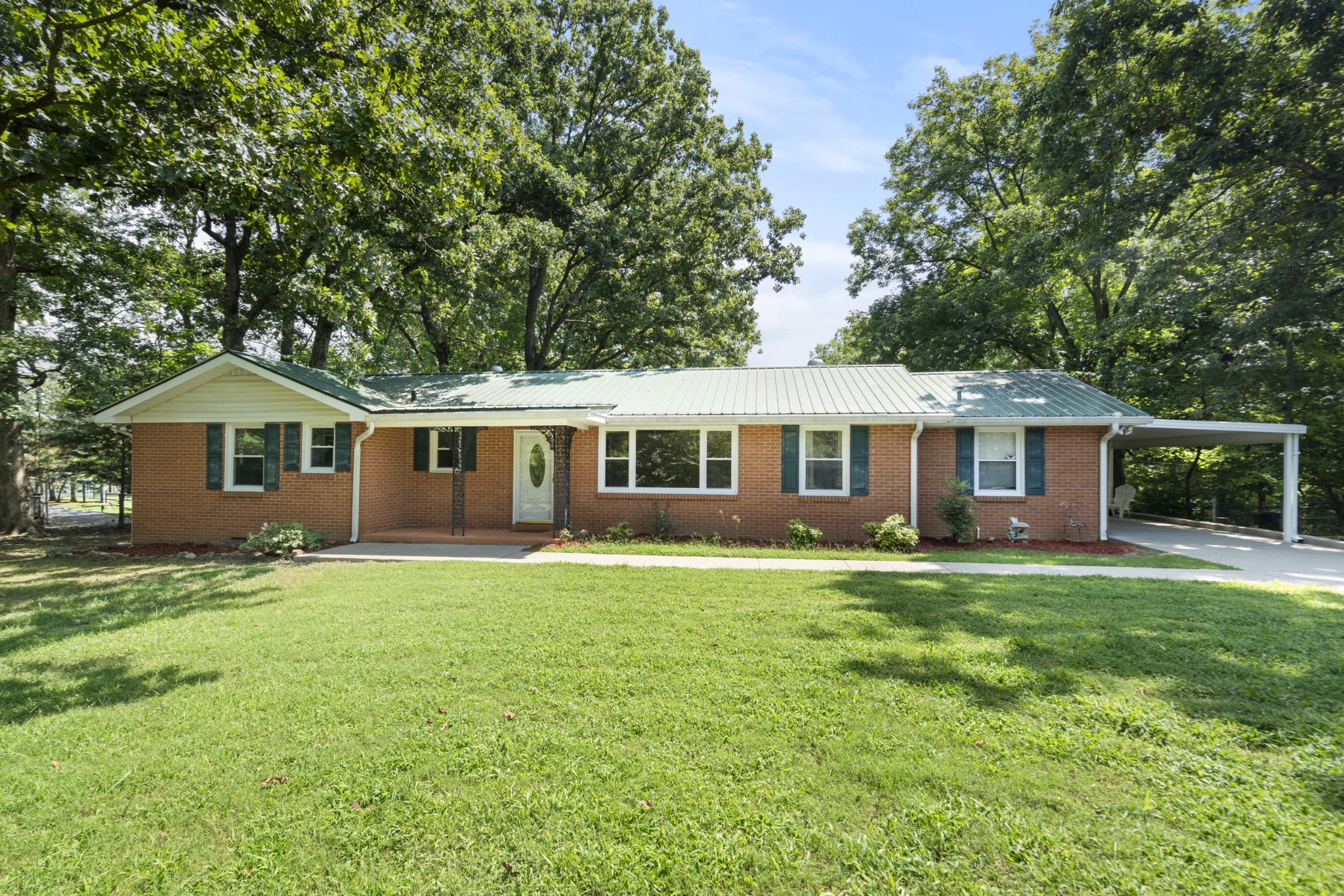 306 Cedarview Dr Property Photo 2