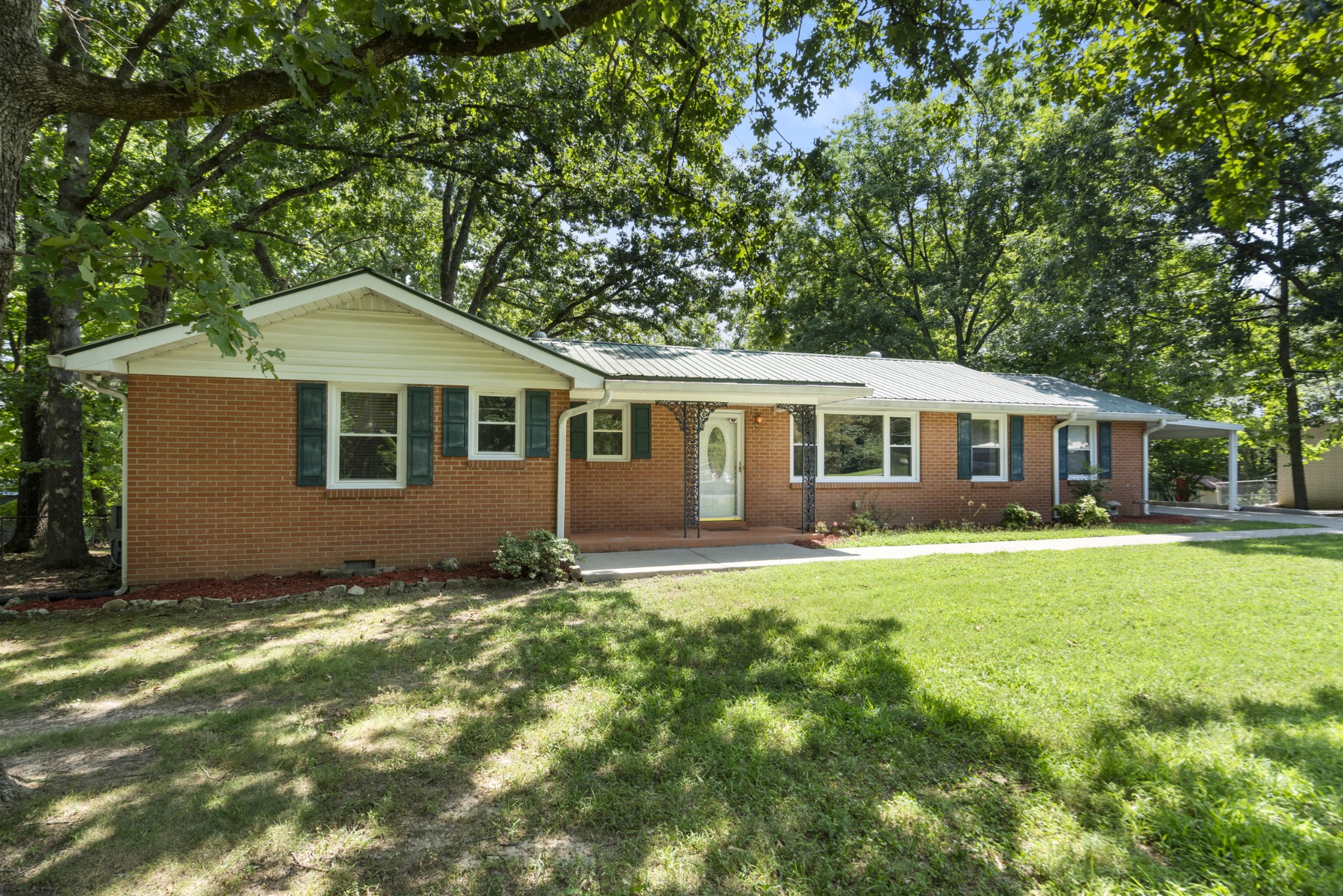 306 Cedarview Dr Property Photo 3