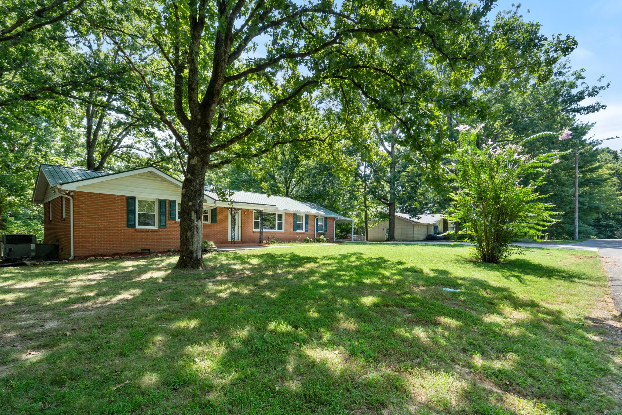 306 Cedarview Dr Property Photo 5