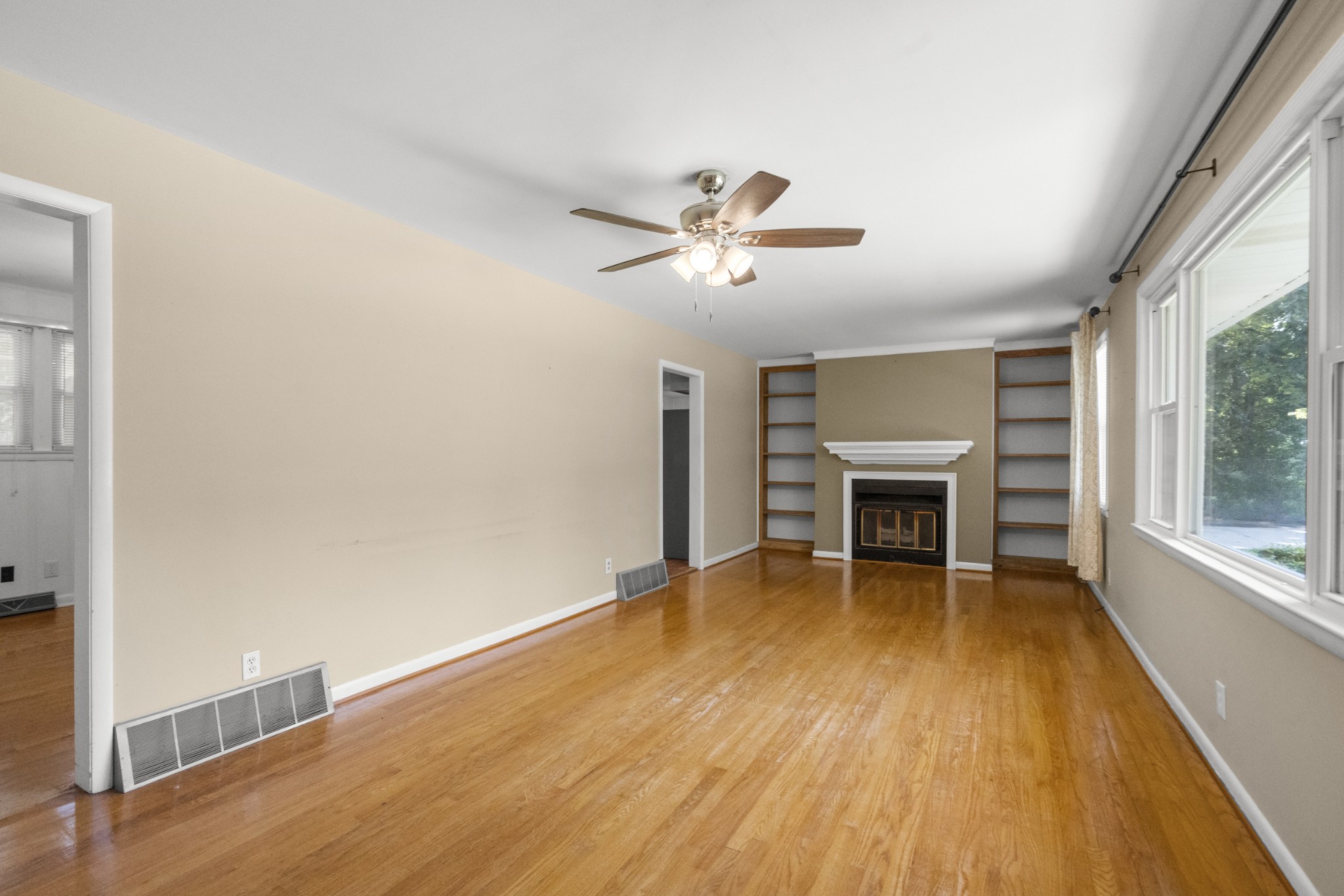 306 Cedarview Dr Property Photo 7