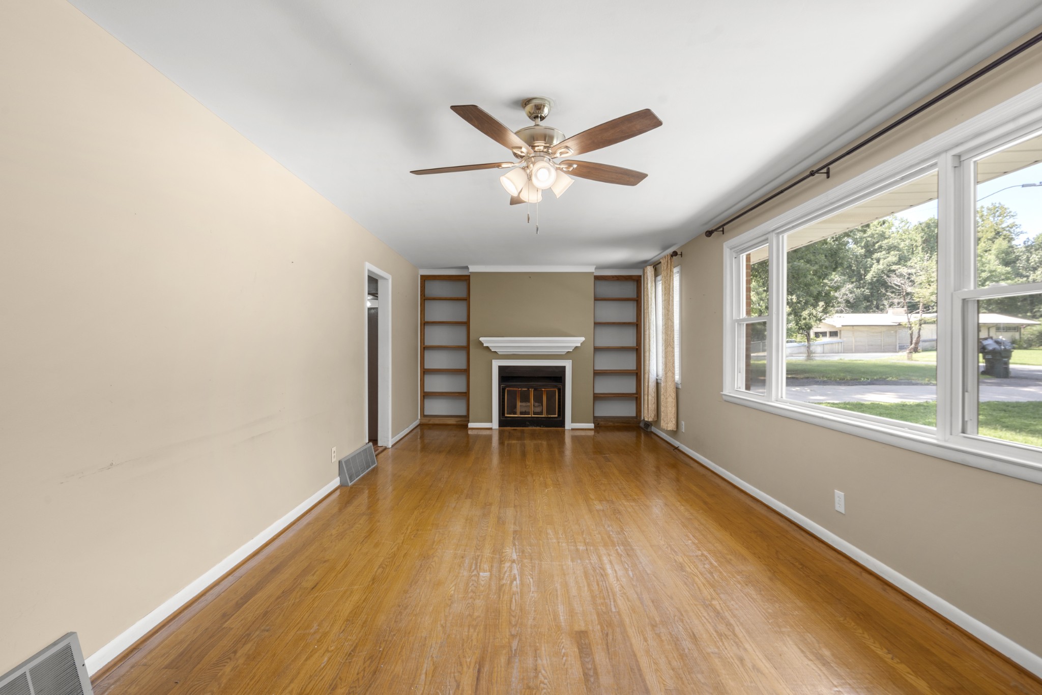 306 Cedarview Dr Property Photo 9