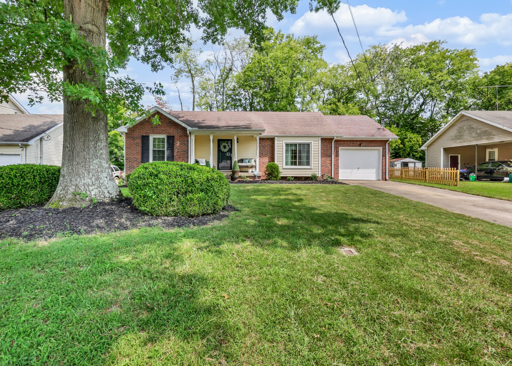767 Hayden Dr Property Photo 2