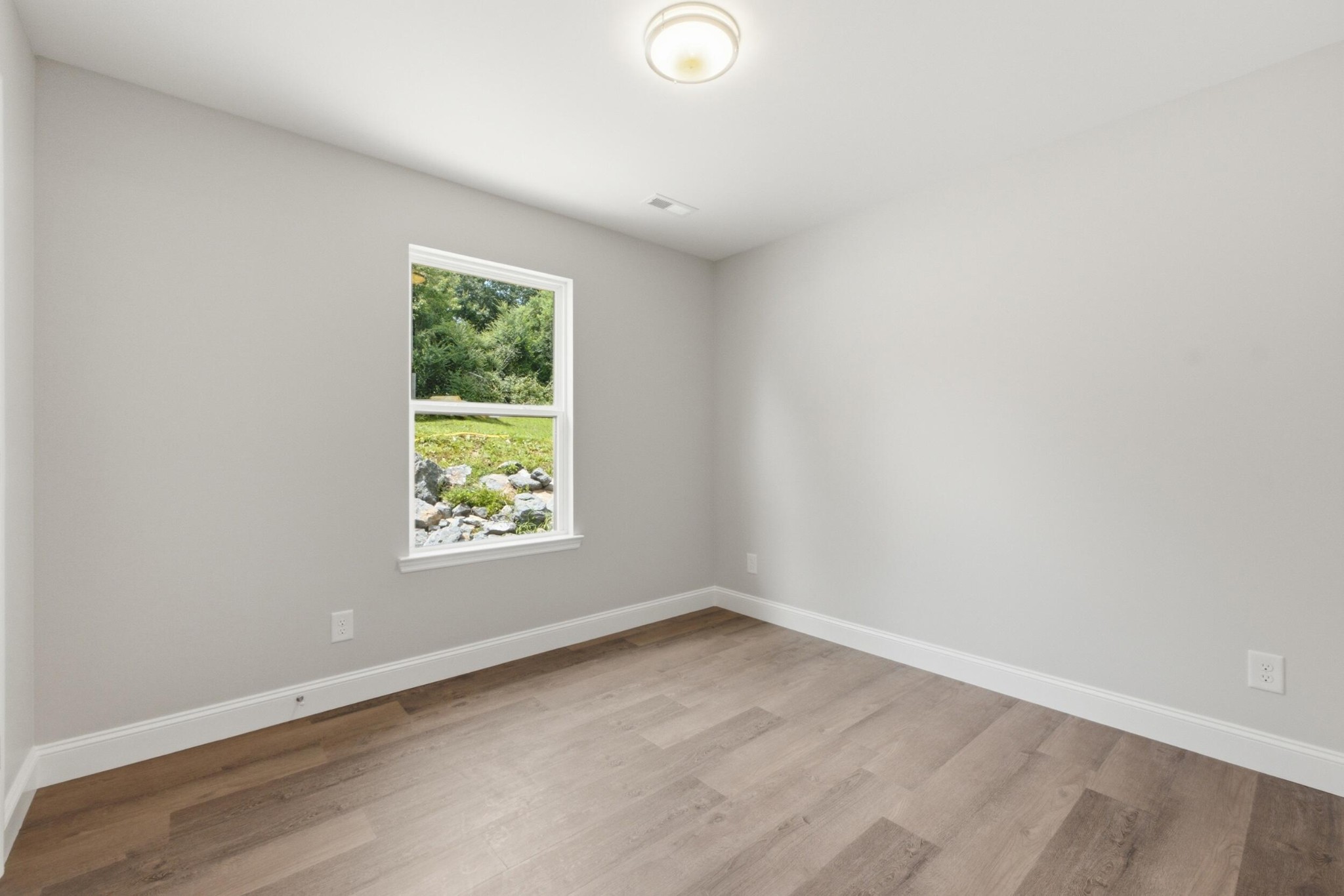 1571 Strawberry Lane, Ne Property Photo 14