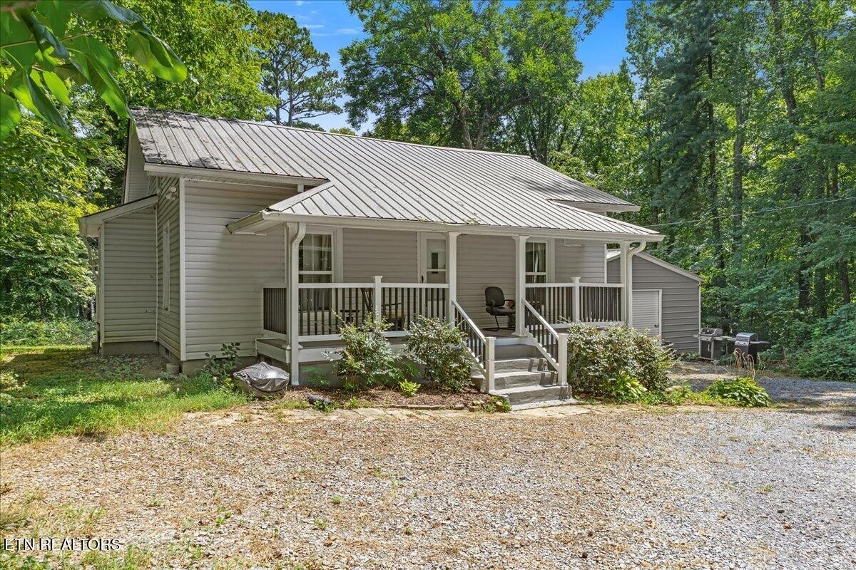 795 Athens Pike Property Photo 2