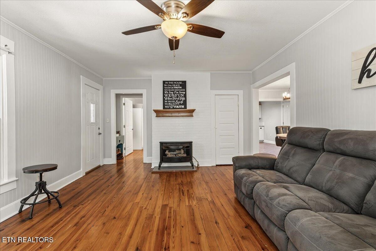 795 Athens Pike Property Photo 4