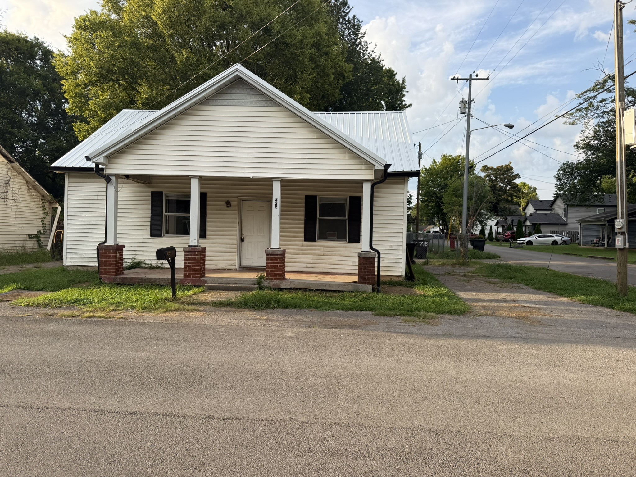 429 Forrest St Property Photo 1