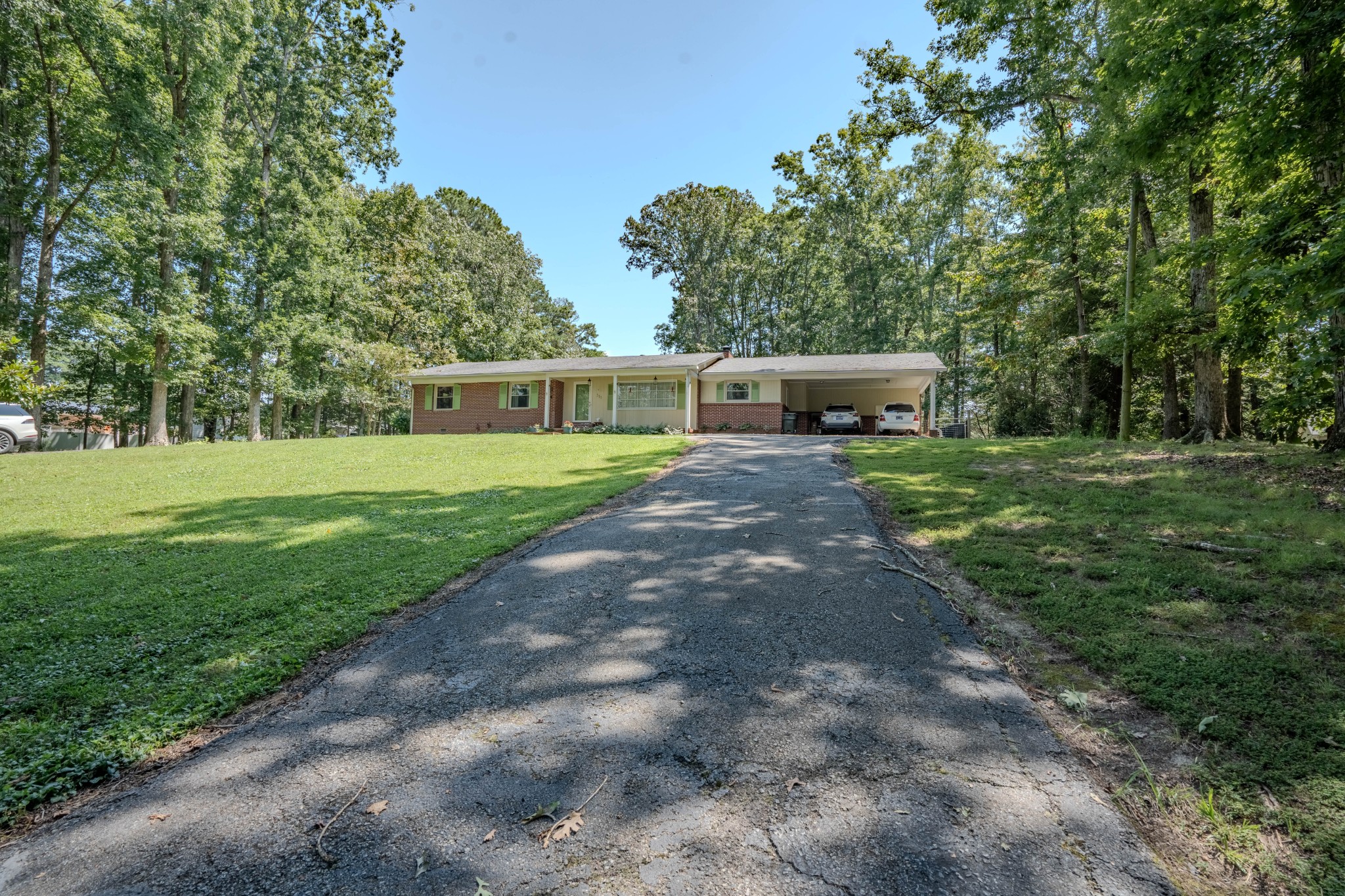 311 Gale Ln Property Photo 1