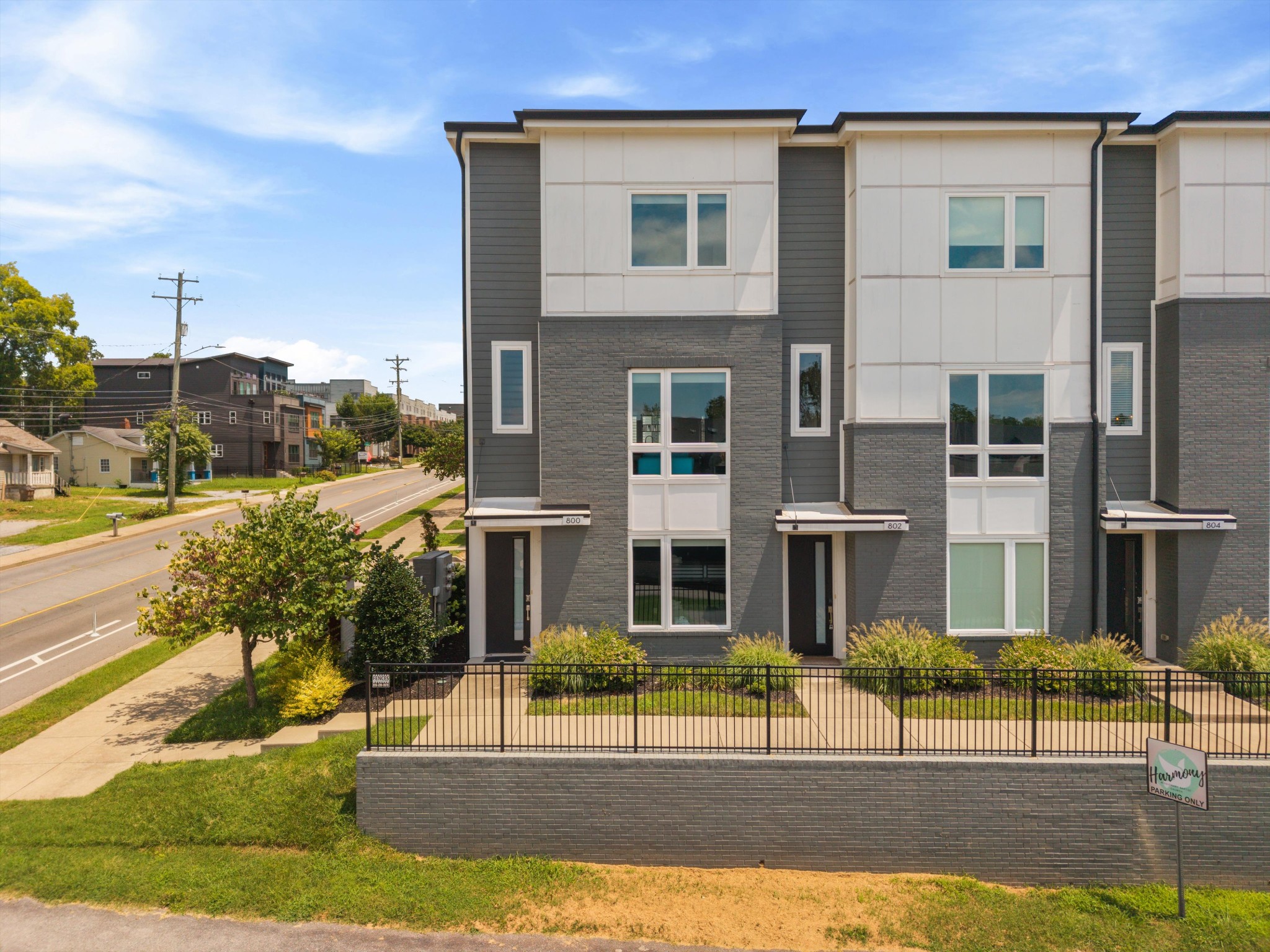 800 Vibe Pl Property Photo 1