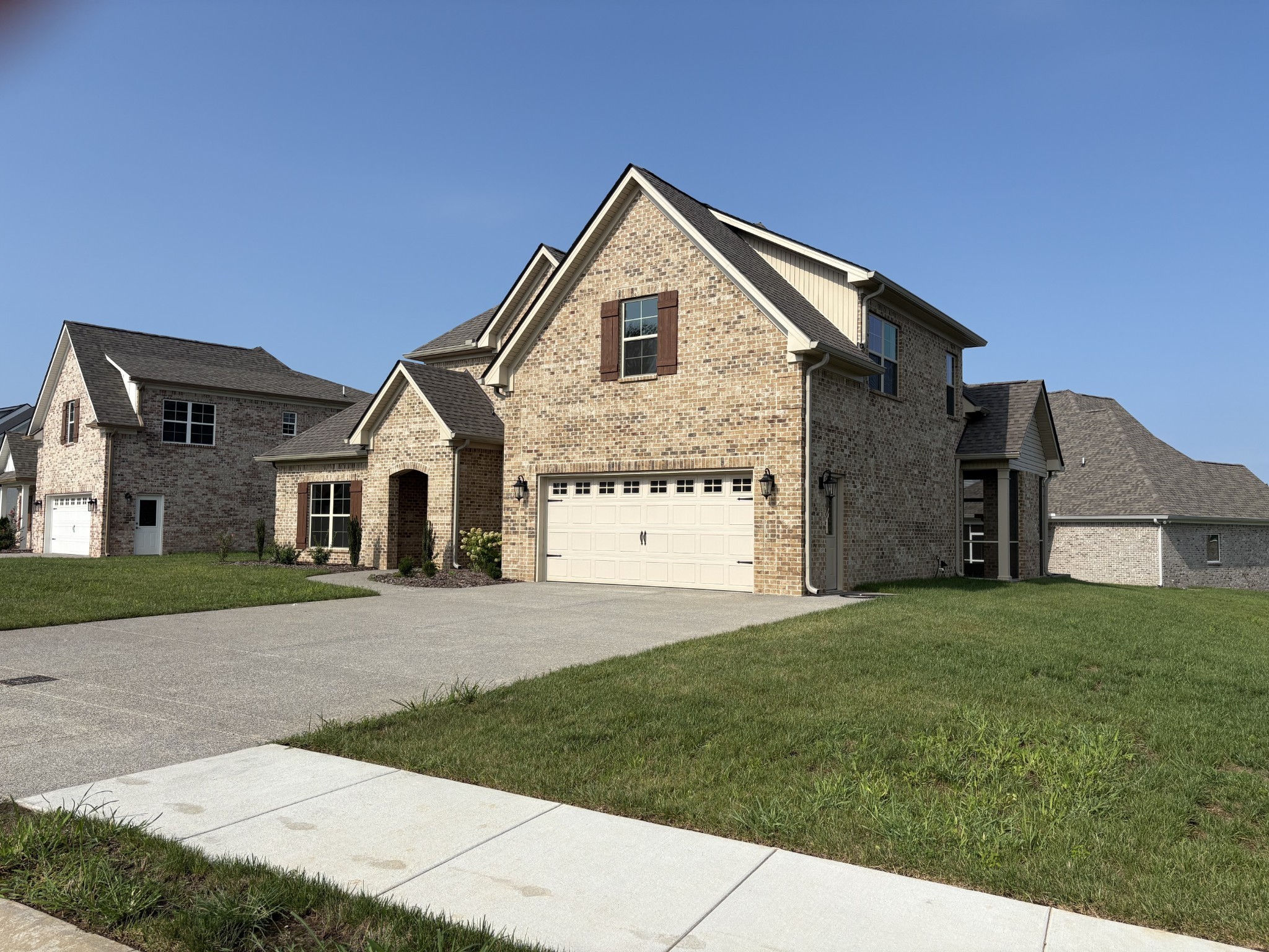 927 Licinius Ln Property Photo 2