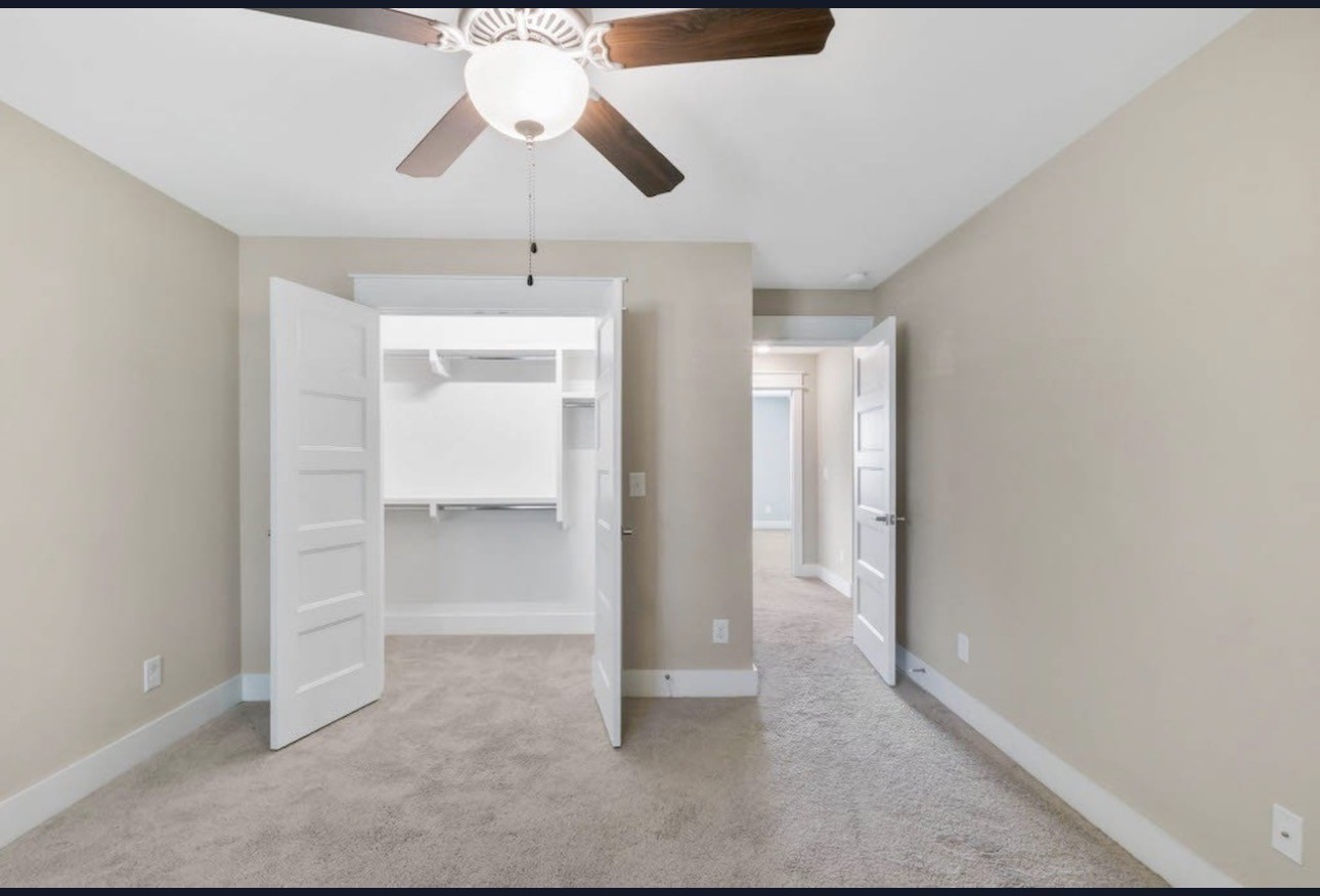 927 Licinius Ln Property Photo 23