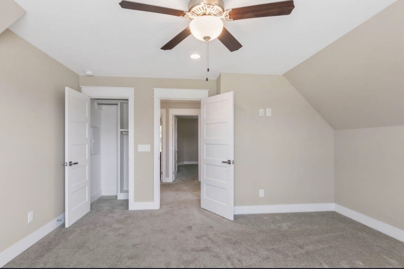 927 Licinius Ln Property Photo 25