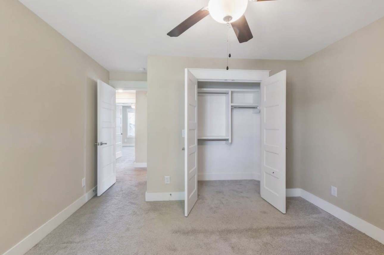 927 Licinius Ln Property Photo 26