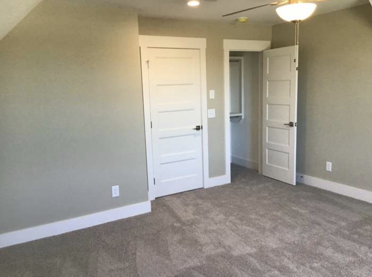 927 Licinius Ln Property Photo 32