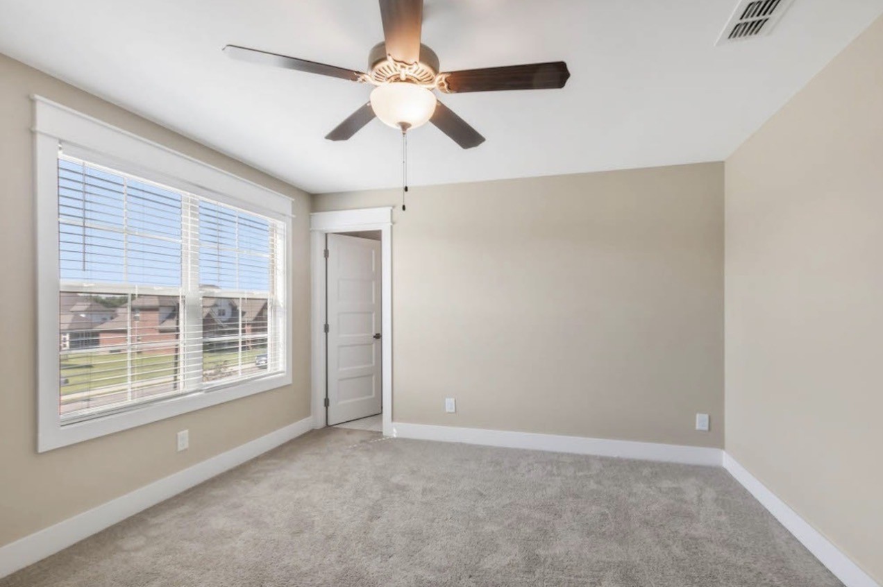 927 Licinius Ln Property Photo 33