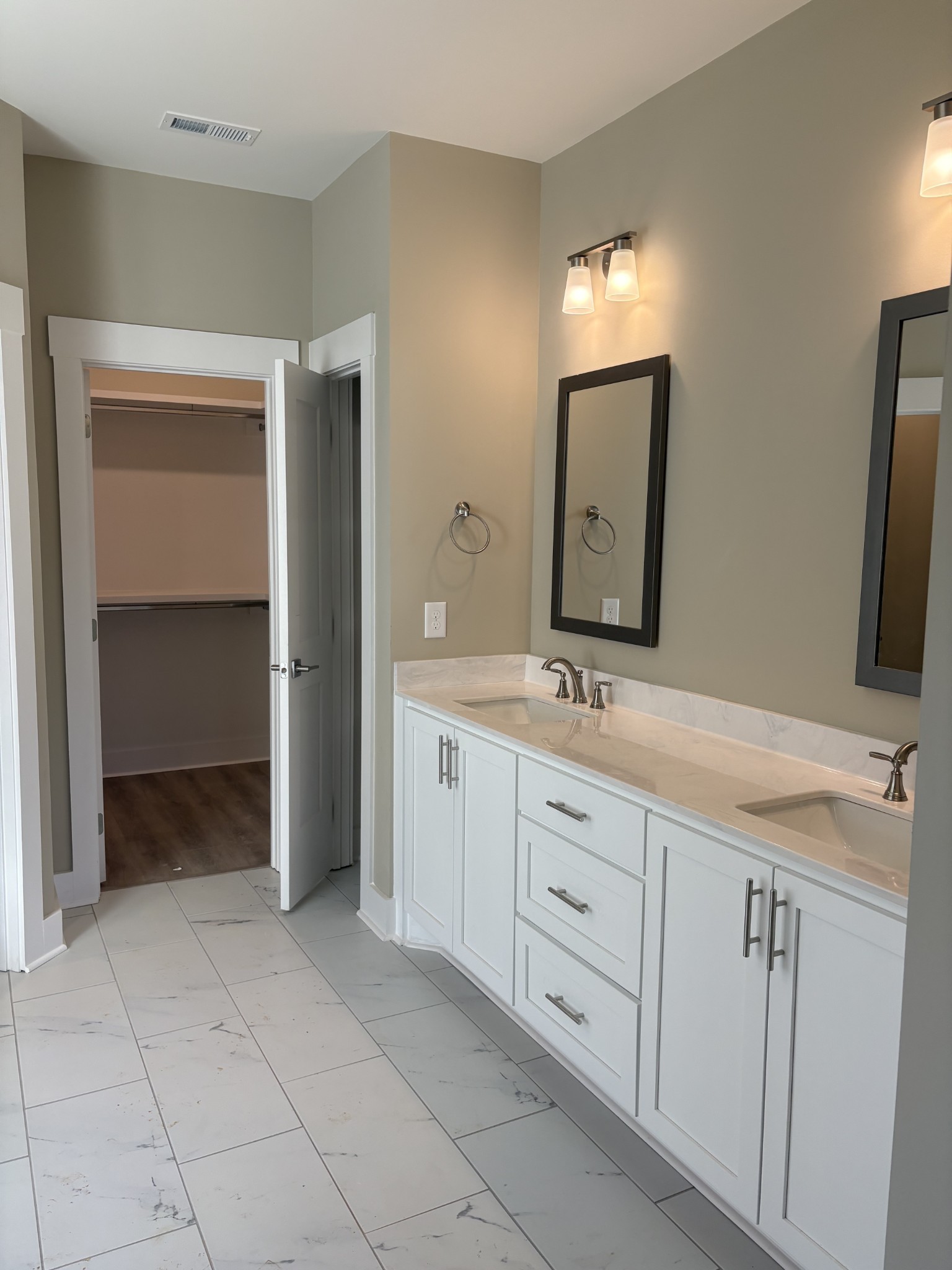 927 Licinius Ln Property Photo 49