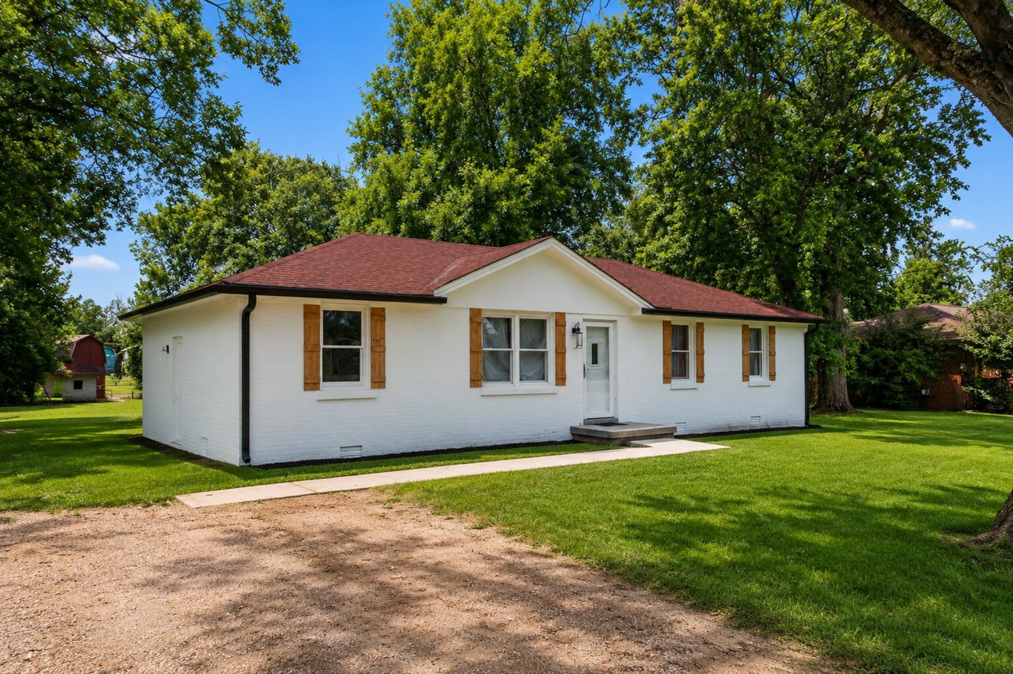 319 Holston Dr Property Photo 1