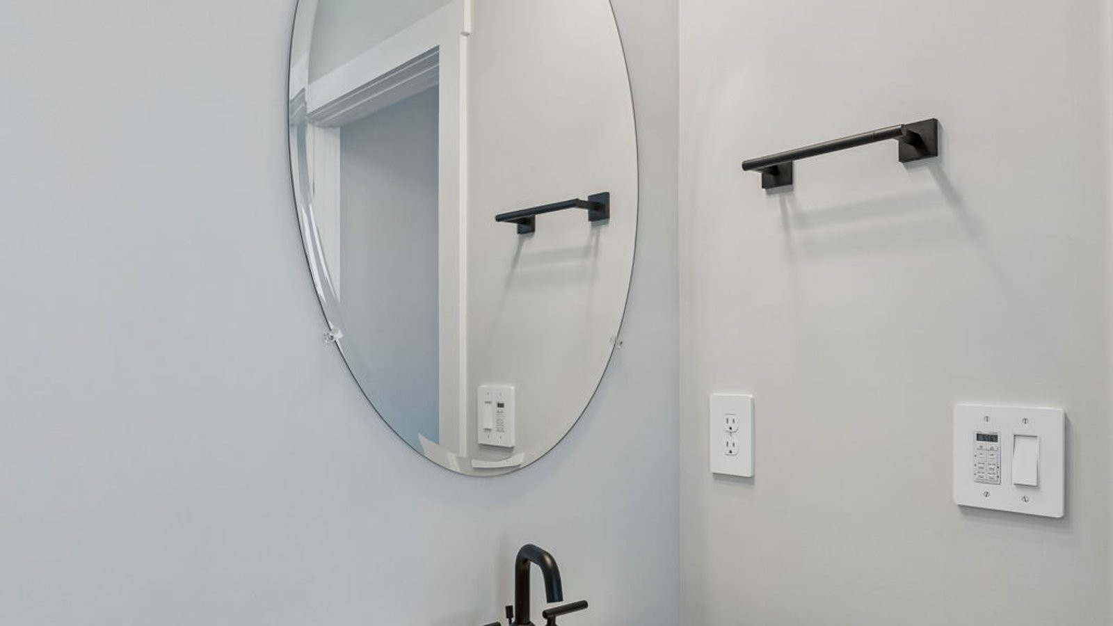 4028 Red Hawk Road Property Photo 6