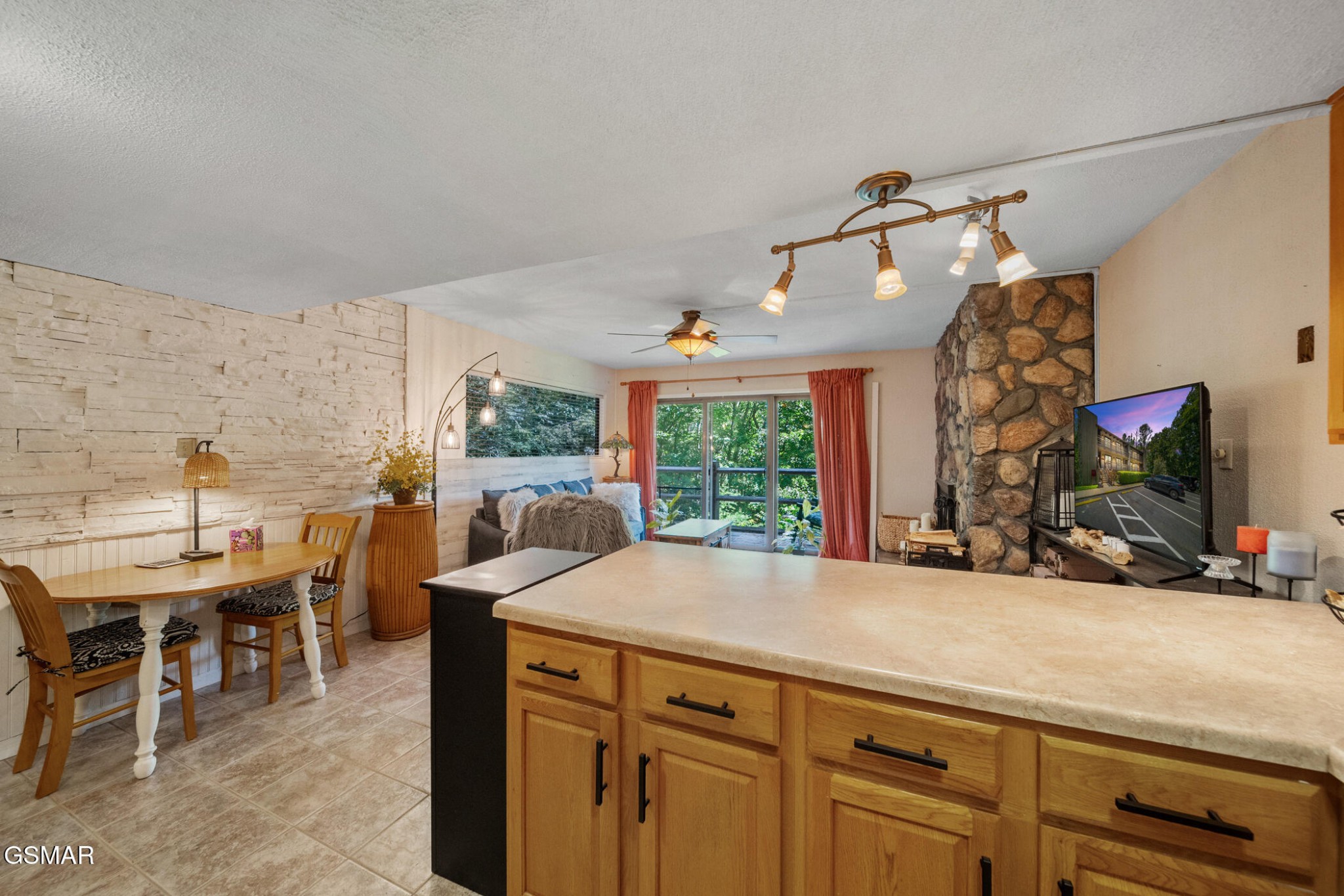 1081 Cove Road Property Photo 16