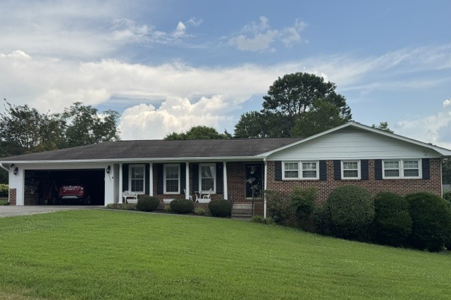 3940 Bow St, NE Property Photo 1