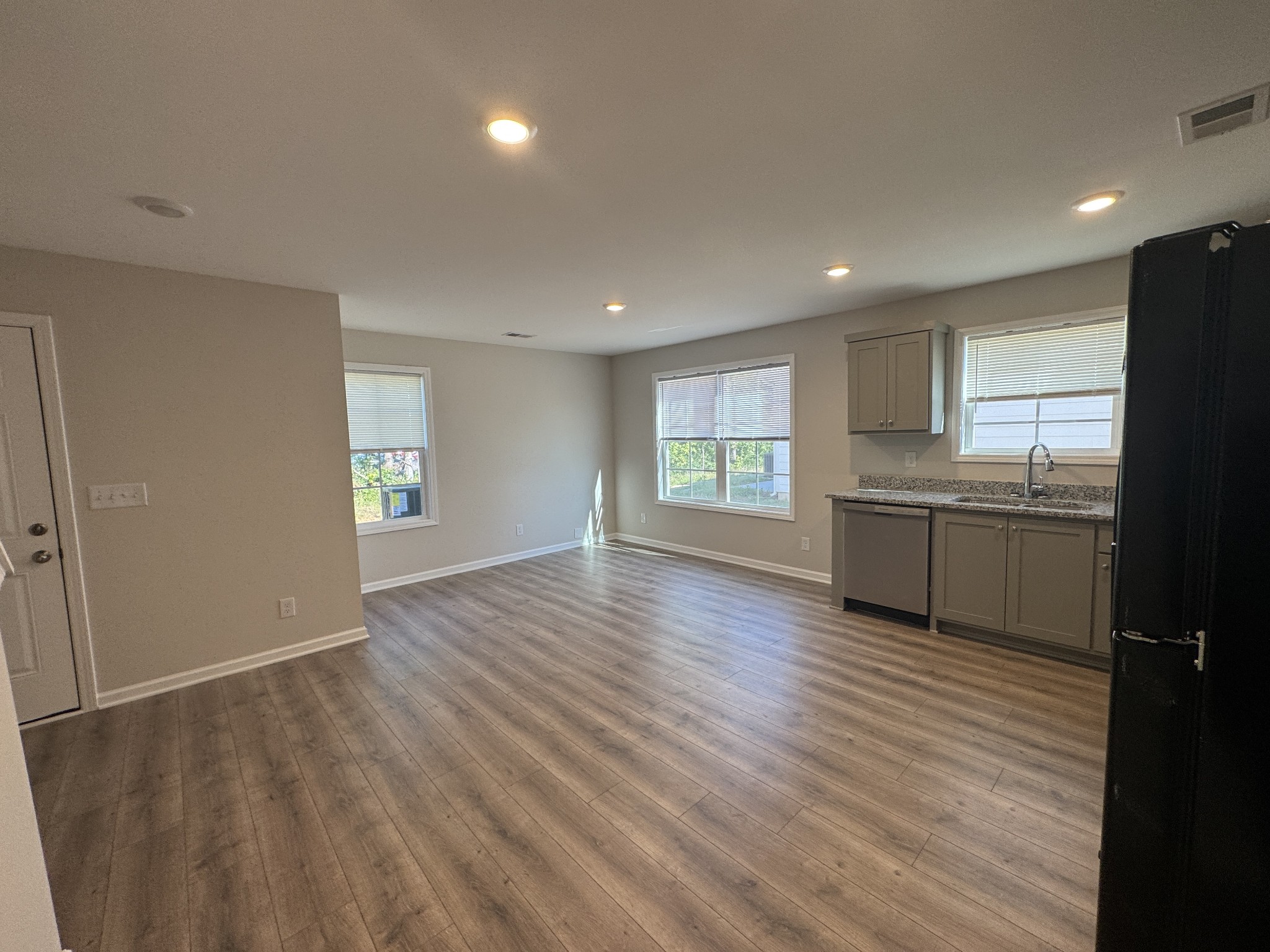 207 Mountaindale Dr Property Photo 8