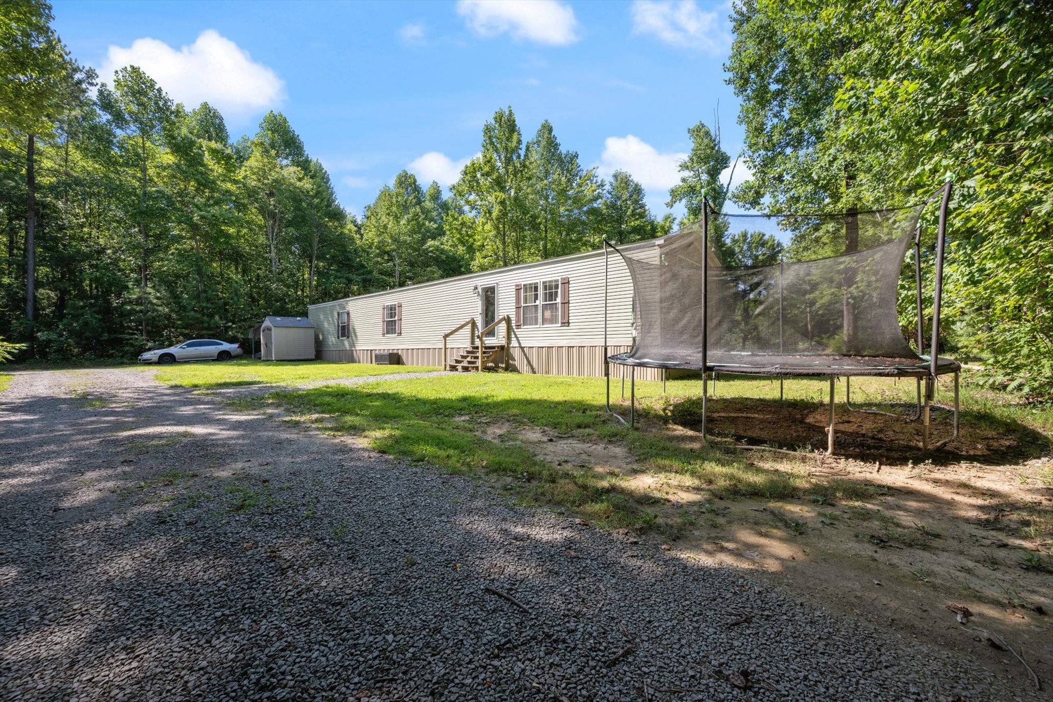 84 Laurel Ln Property Photo 1