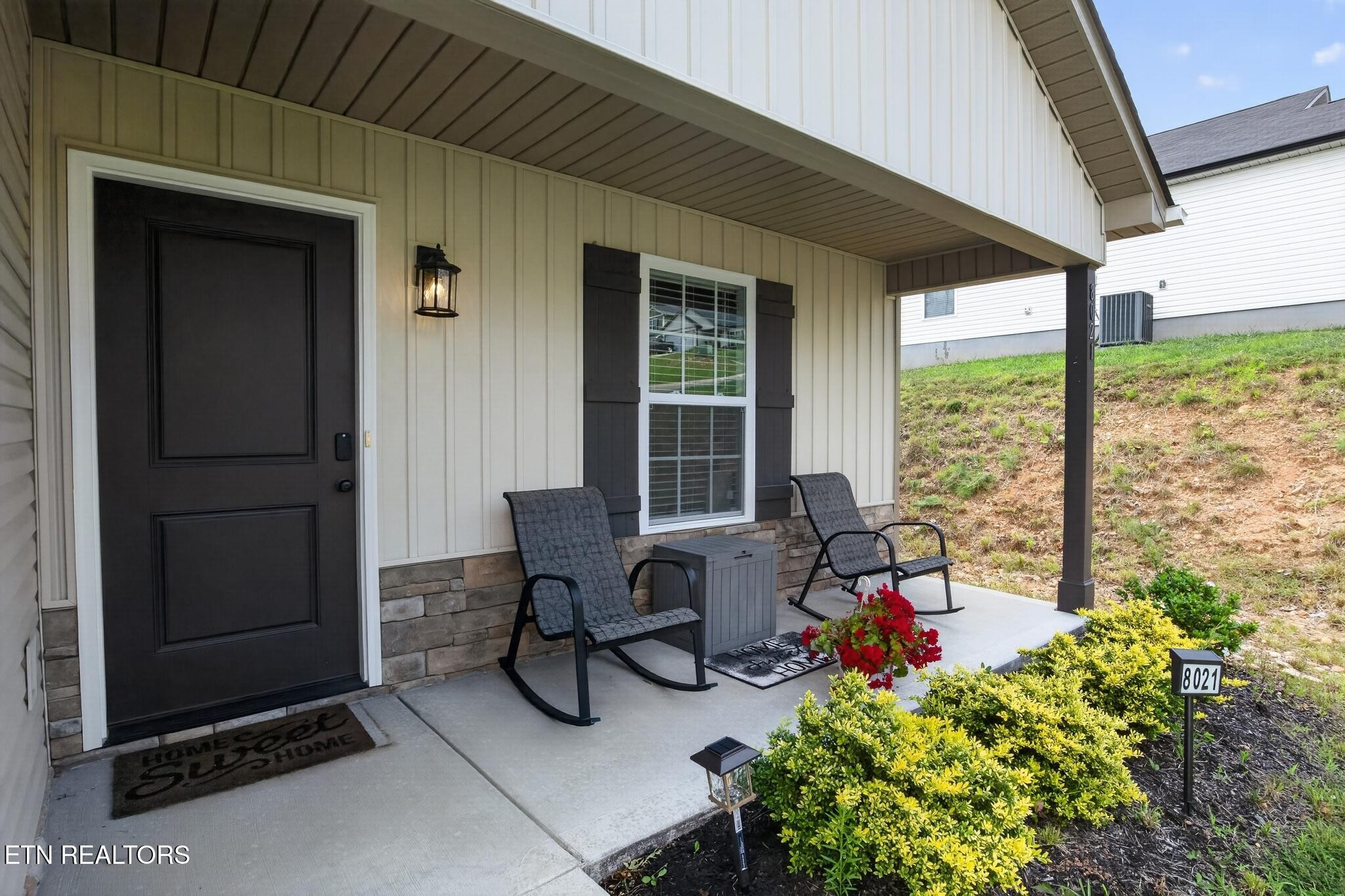 8021 Poplar Grove Lane Property Photo 3