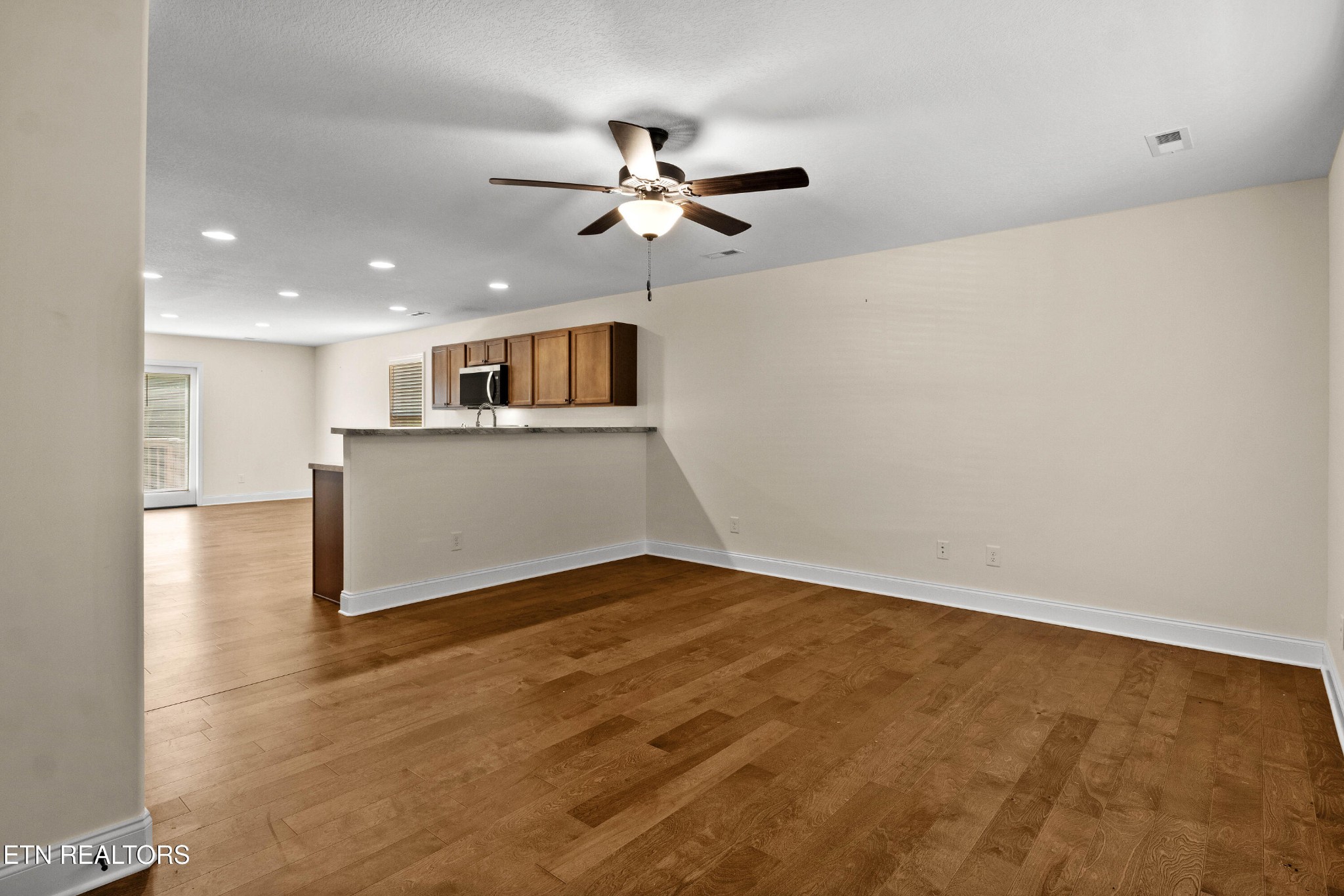 8021 Poplar Grove Lane Property Photo 4