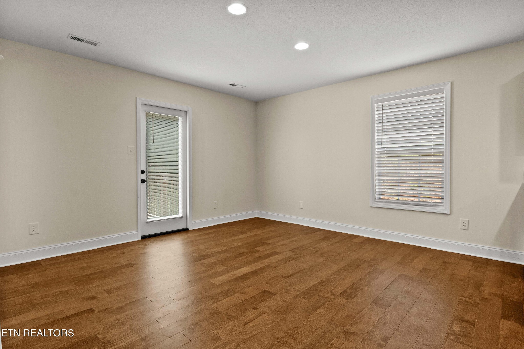 8021 Poplar Grove Lane Property Photo 10
