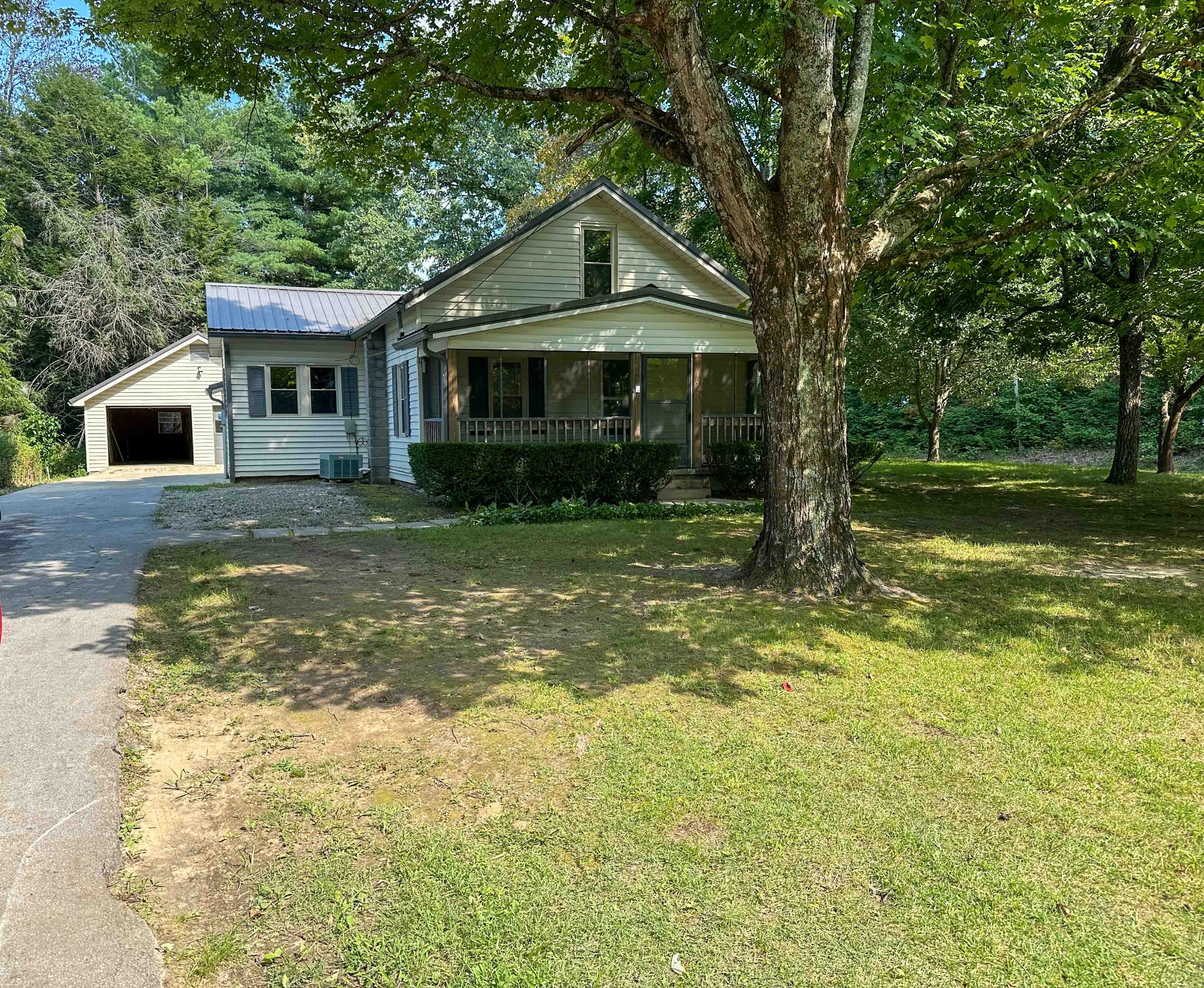 1000 Stephens Rd Property Photo 1