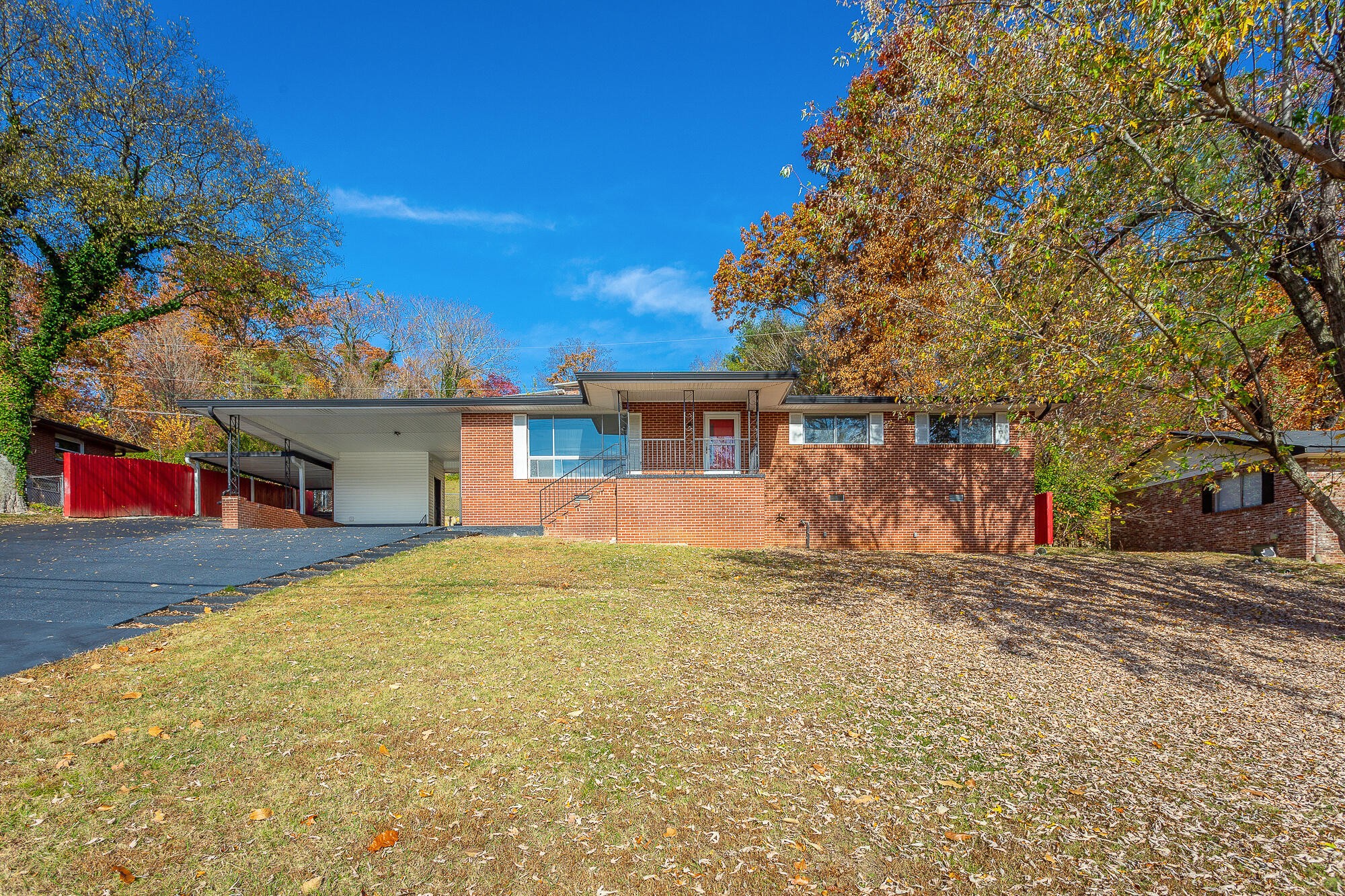 841 Ashland Terrace Property Photo 1