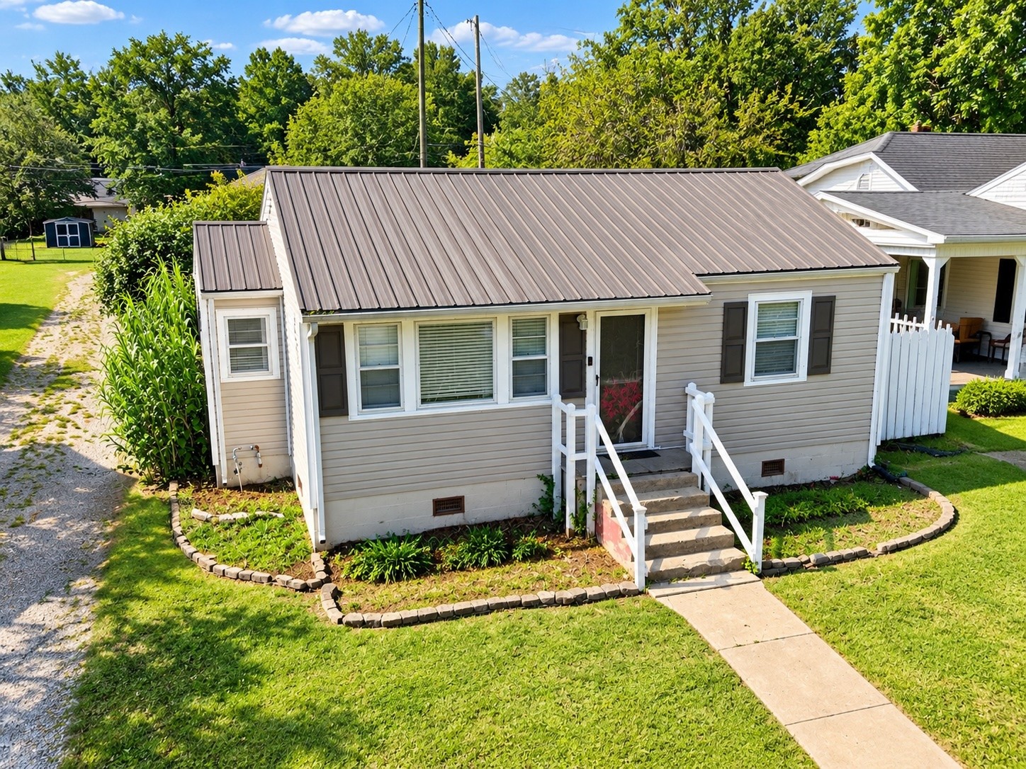 109 Parker St Property Photo 1
