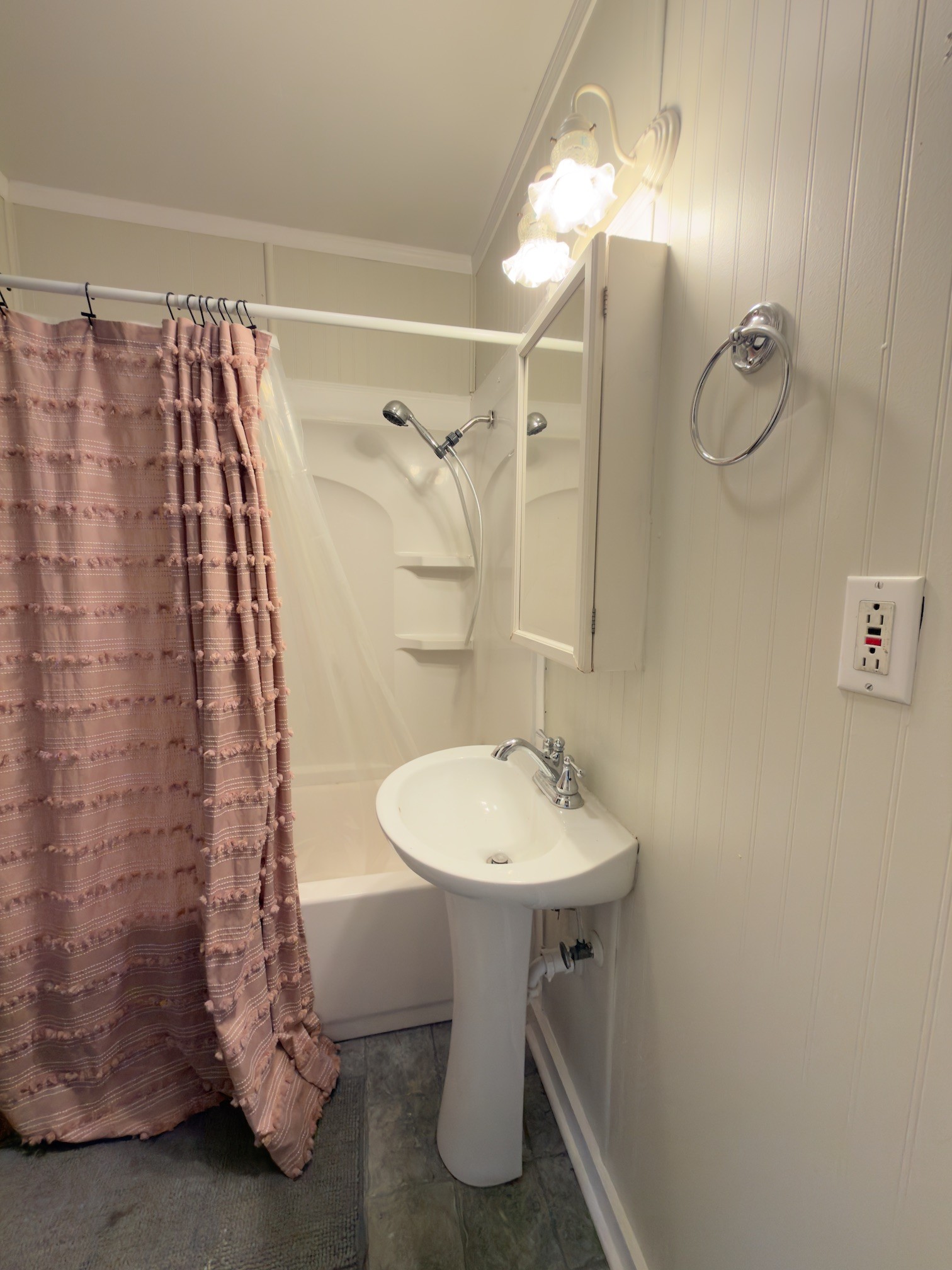 109 Parker St Property Photo 13