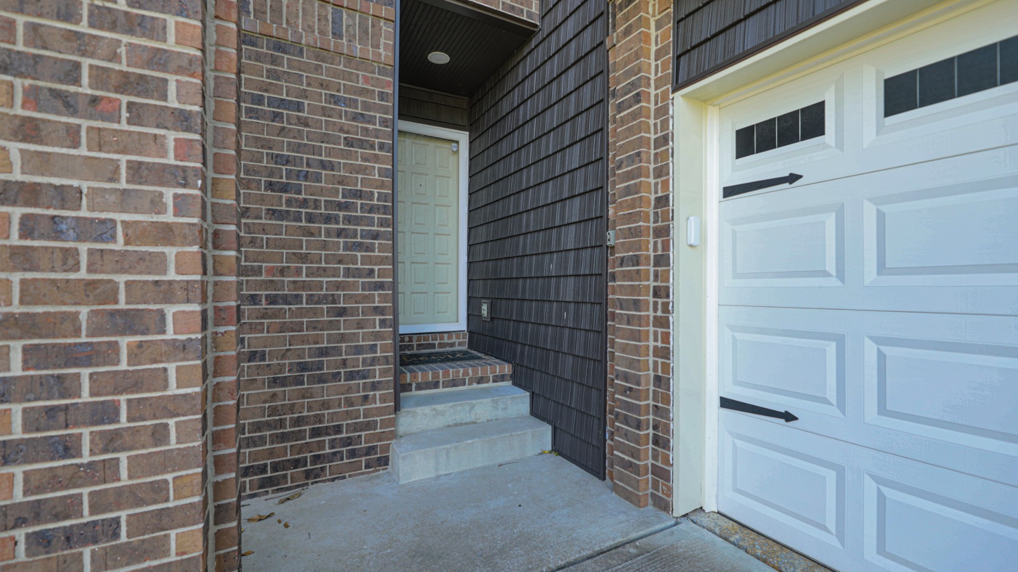 1748 Ridgemere Ct Property Photo 4