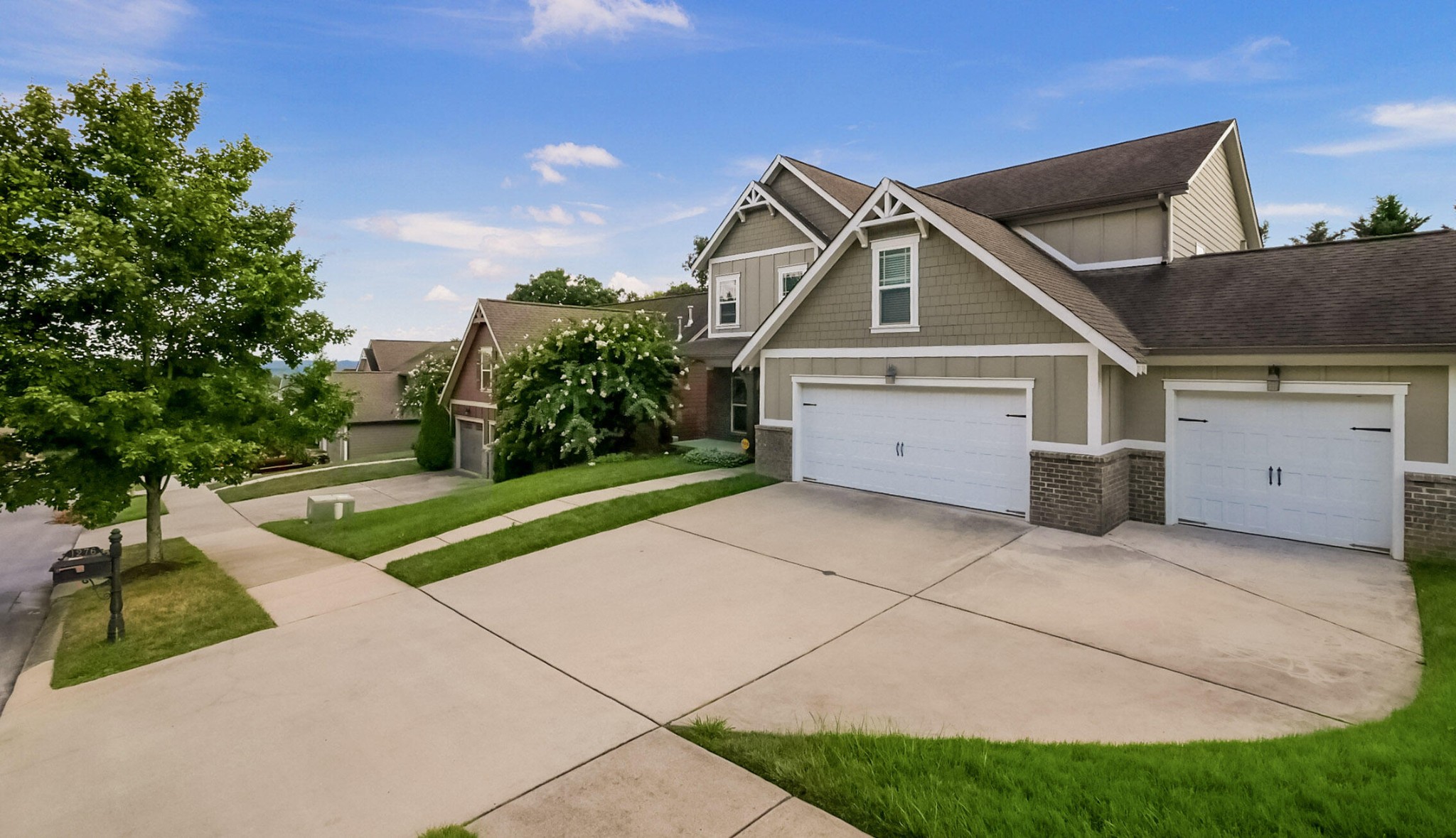 1276 Bridgeview Drive Property Photo 5