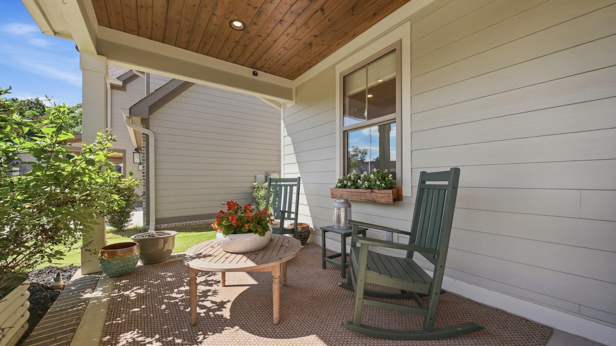 10607 Flicker Way Property Photo 2