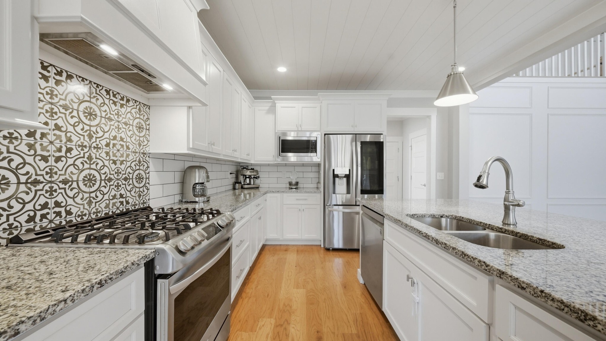 10607 Flicker Way Property Photo 8