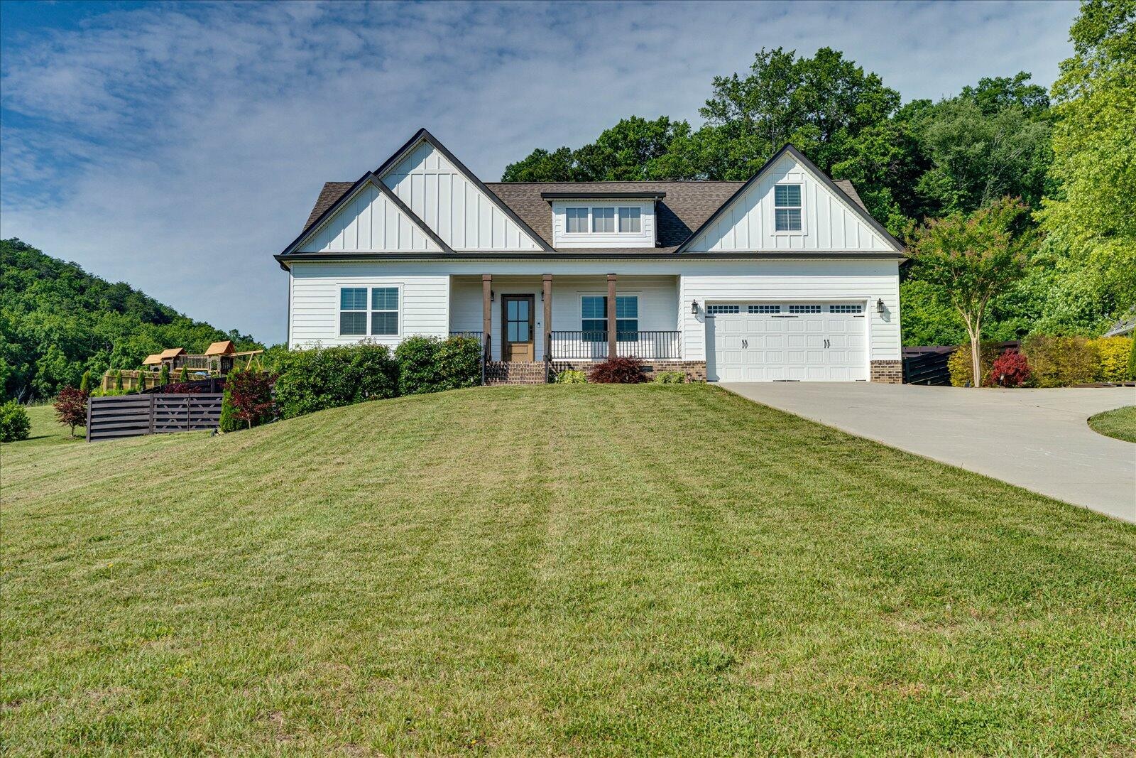 315 Windy Hill Drive Property Photo 2