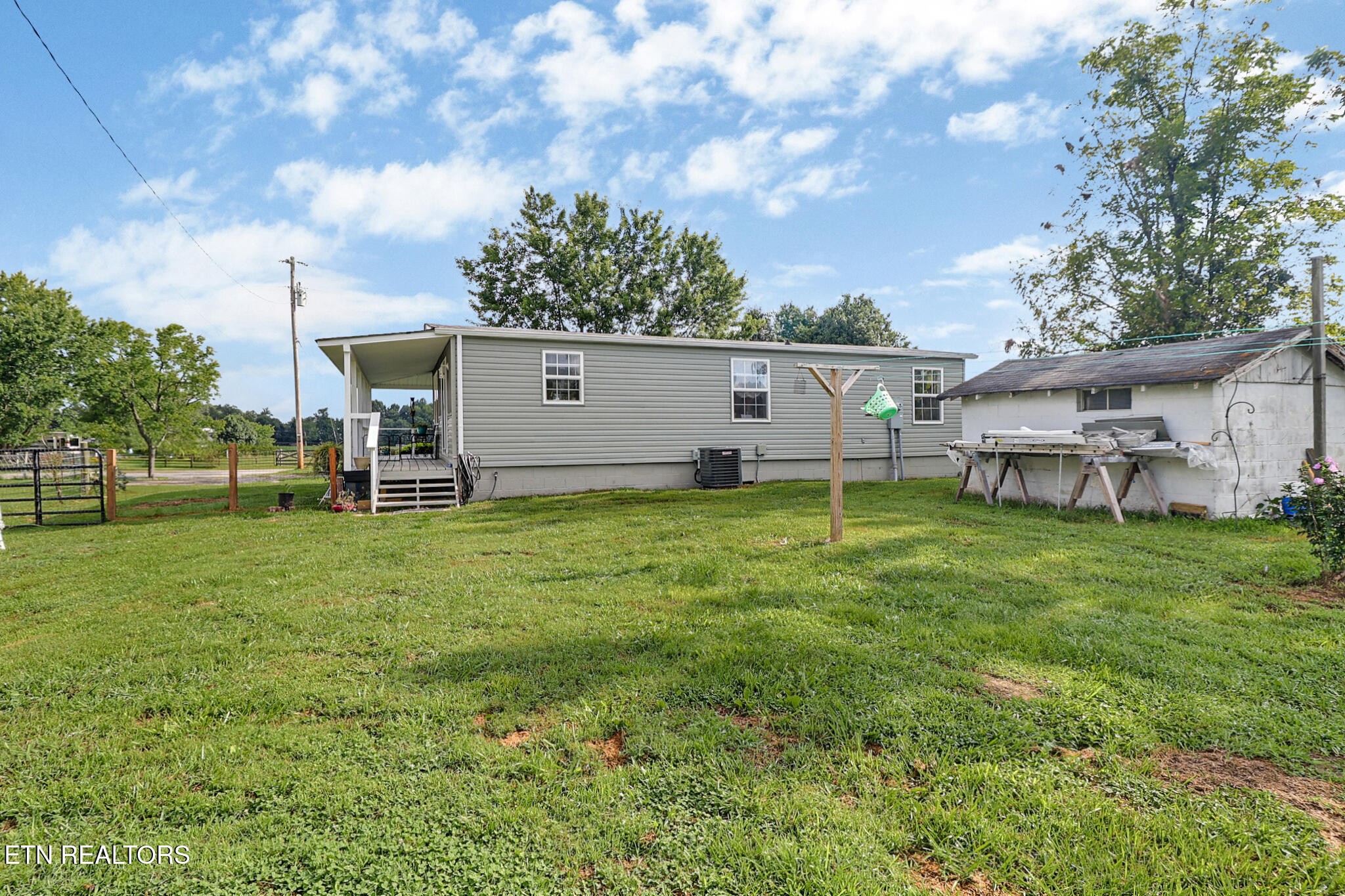 1197 Campground Rd Property Photo 4