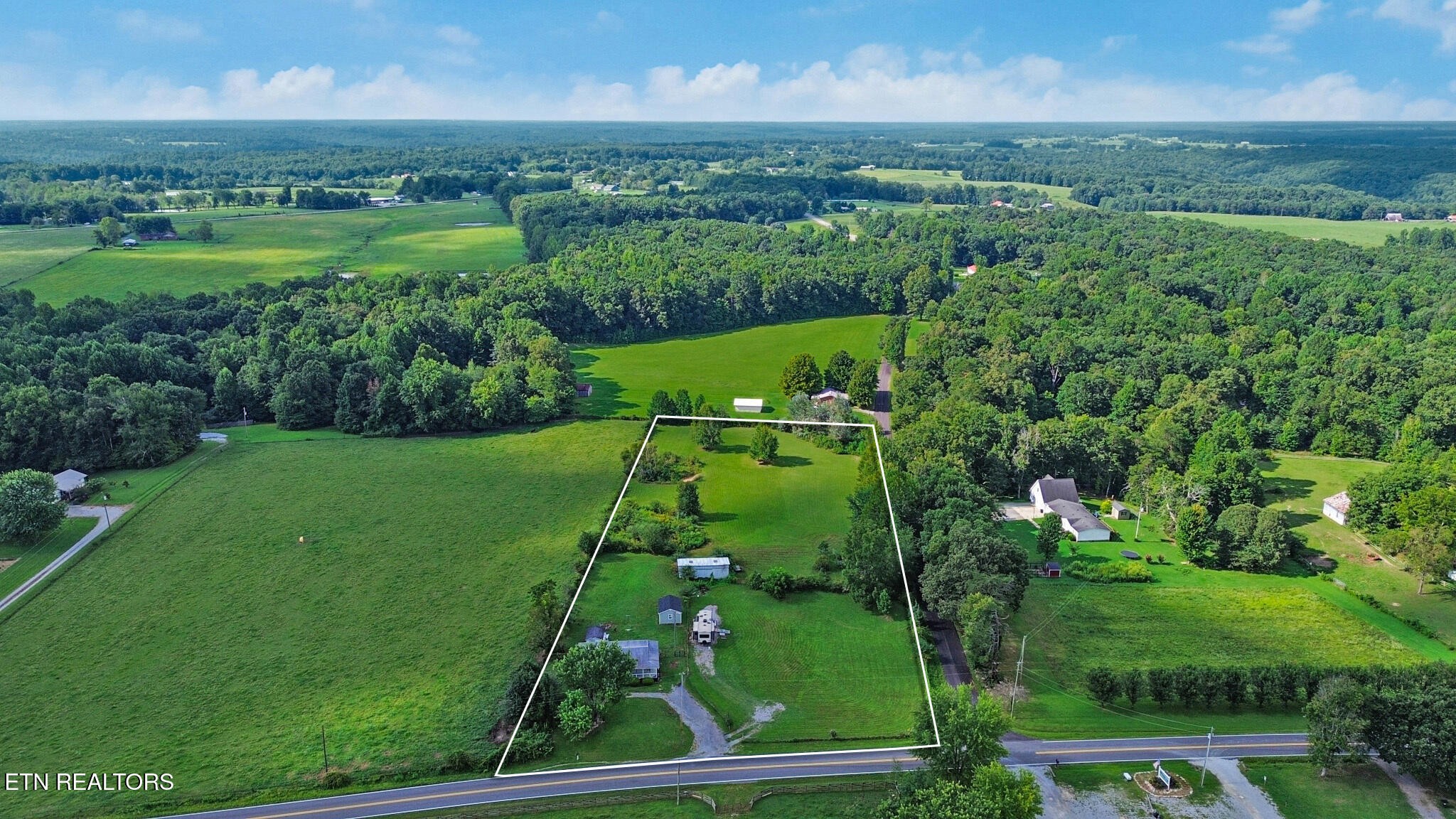 1197 Campground Rd Property Photo 5
