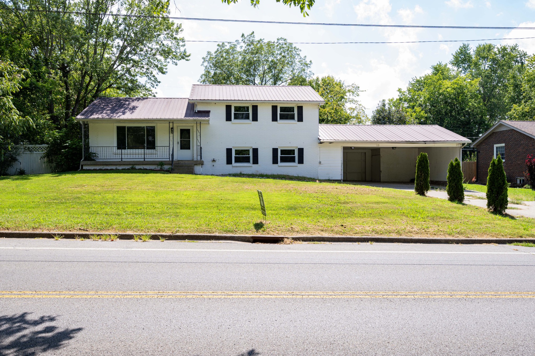 304 Lafayette Rd Property Photo 1