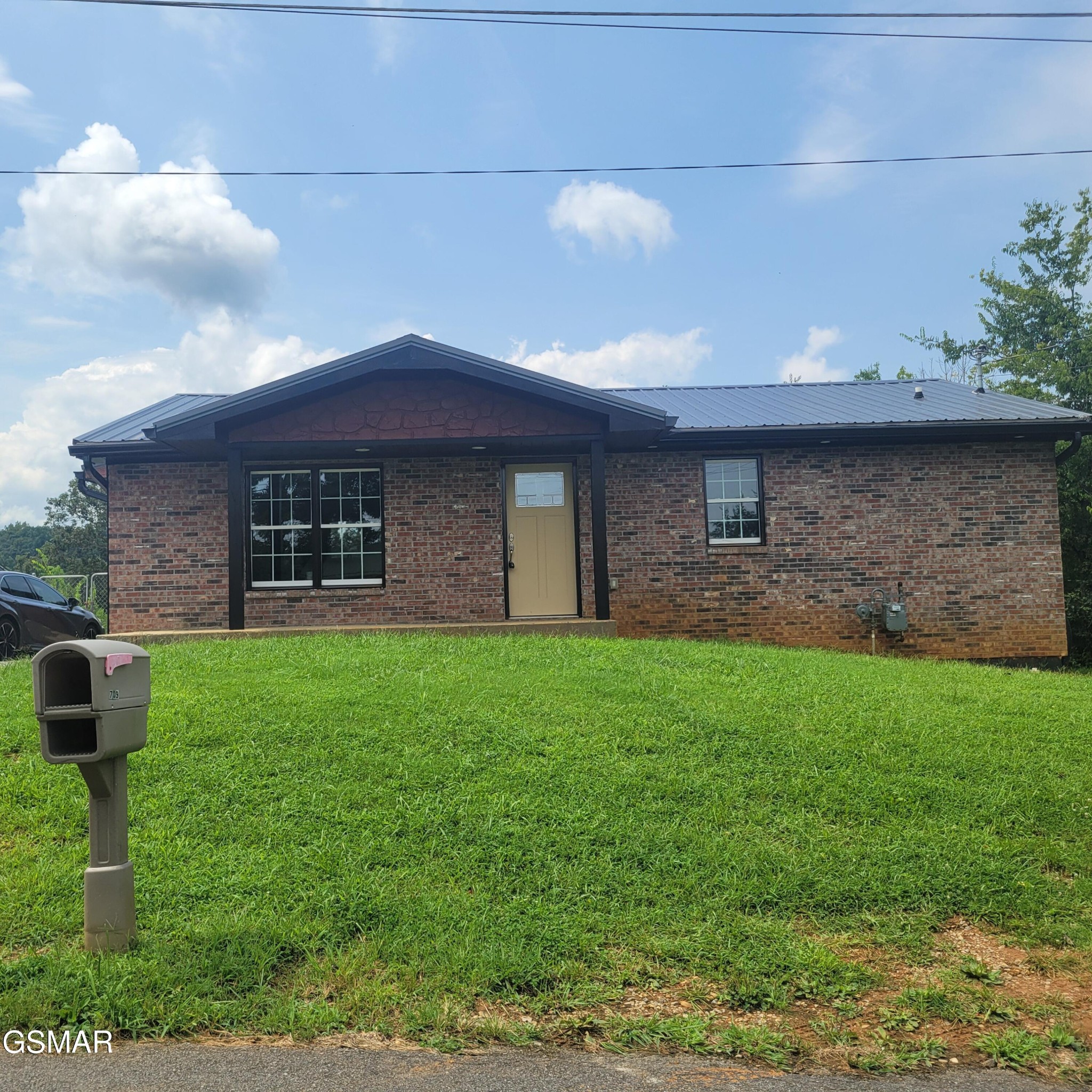709 8th Street Property Photo 1