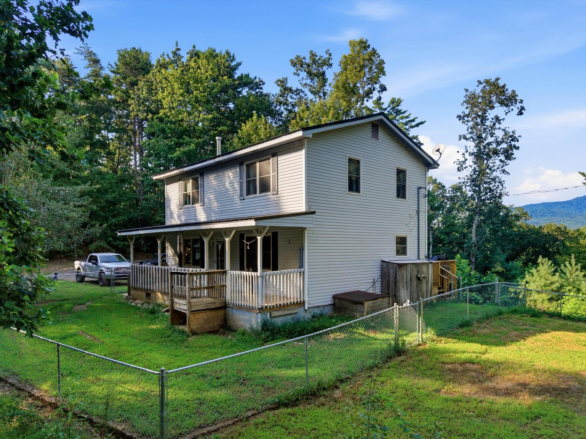 2704 Hwy 282 Property Photo 1