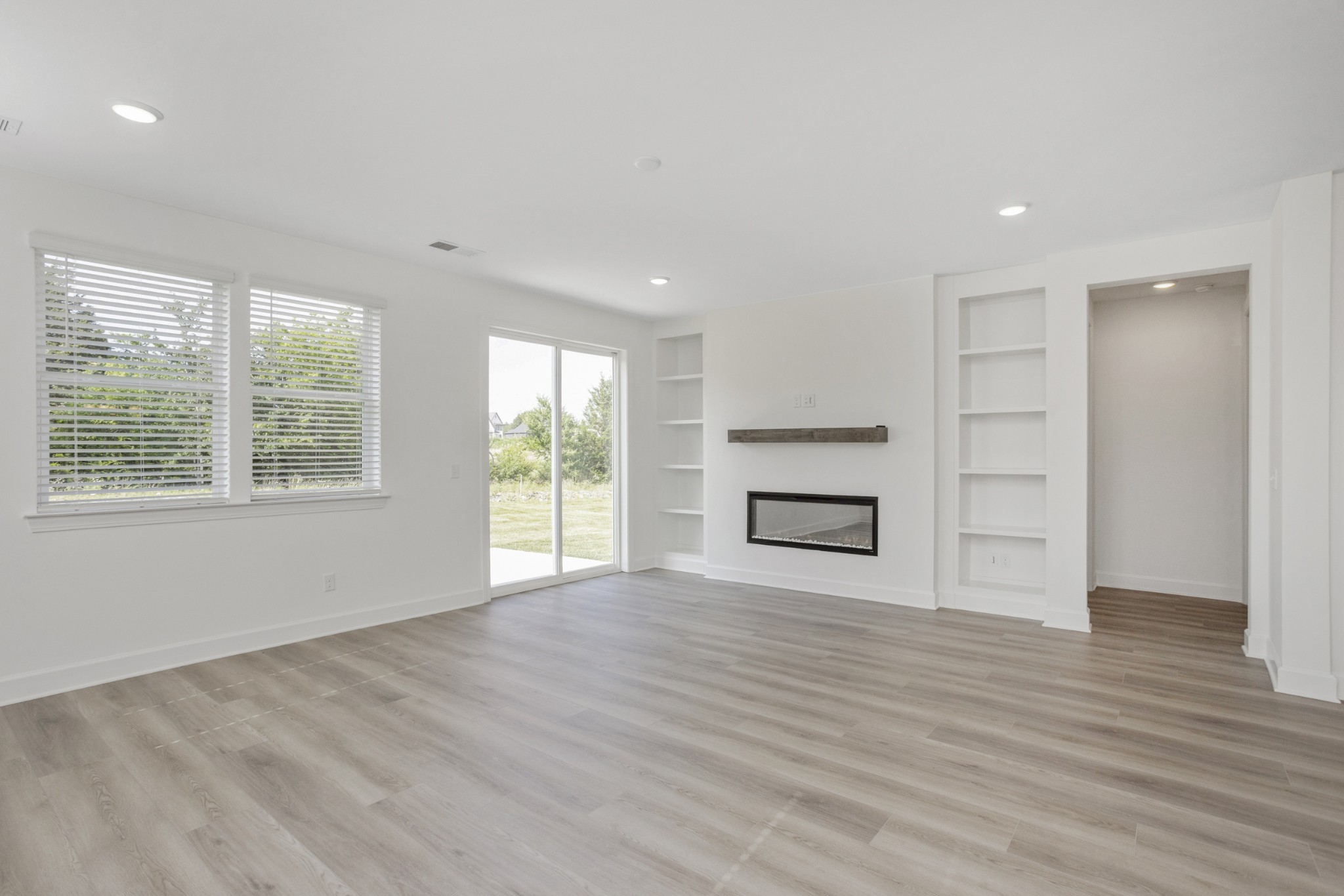 102 West Cassa Way Property Photo 22